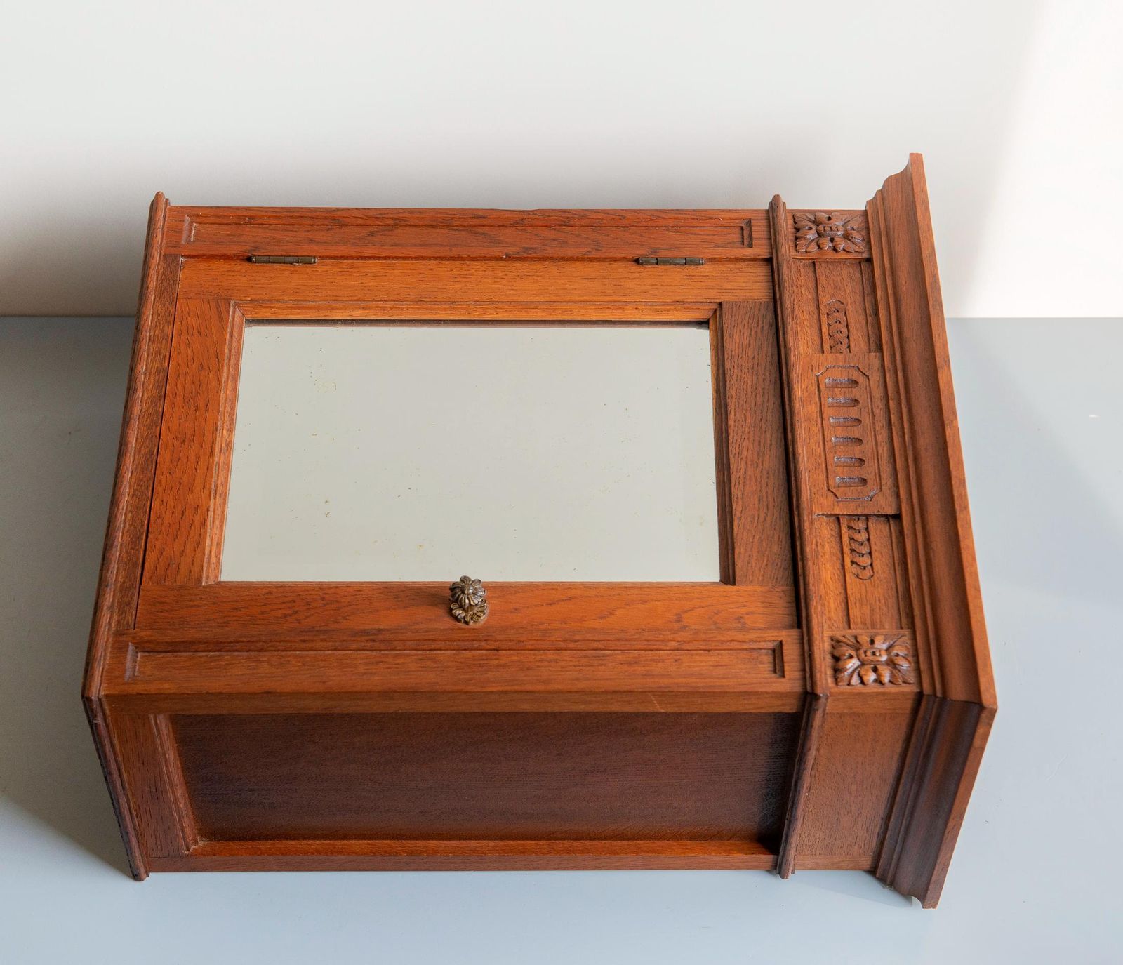 416.0 Antique Oak Wall Cabinet With Beveled Mirror – Hand Carved Hanging Medicine Chest – 19th Century. photo