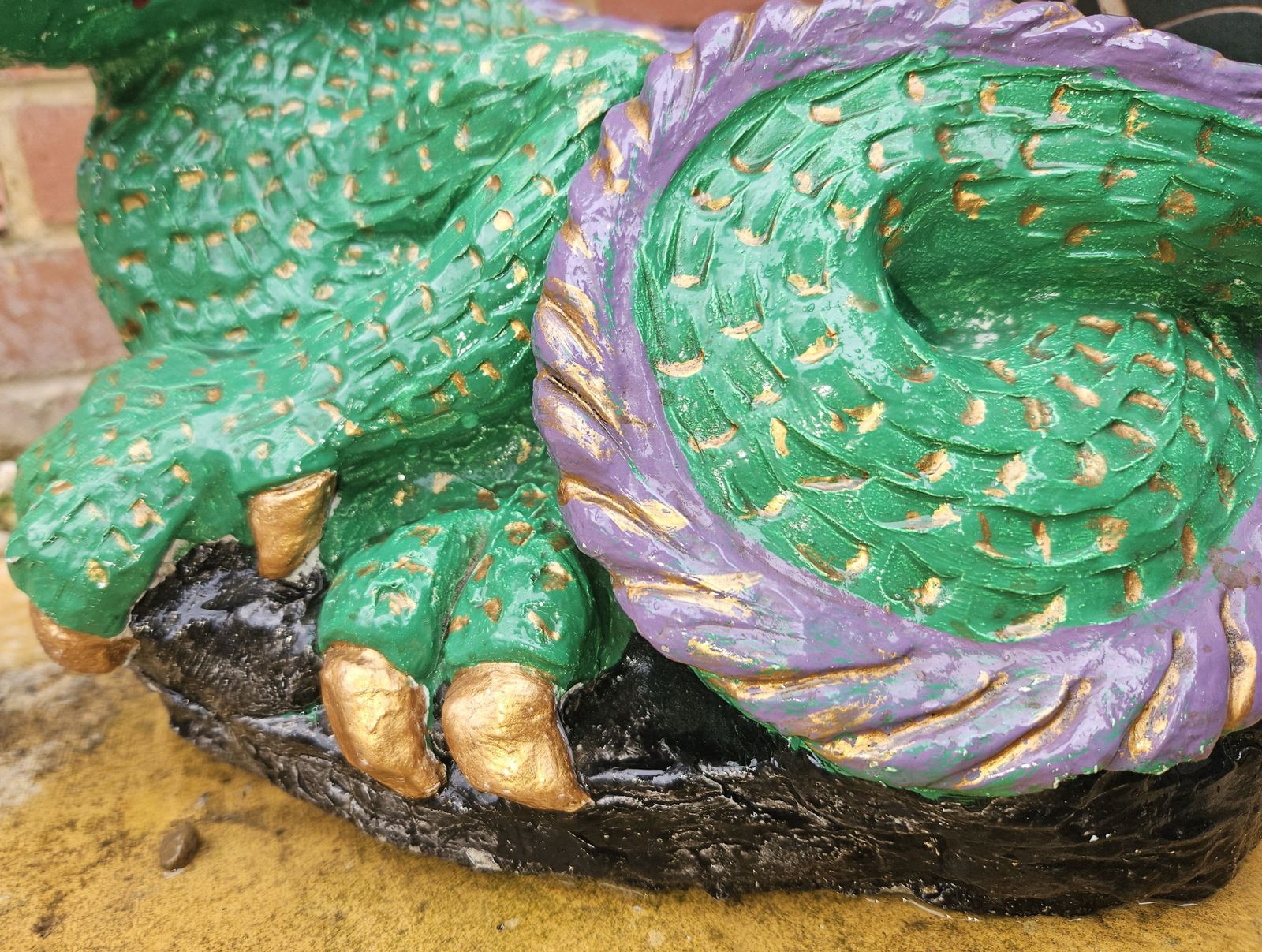 photo furniture Dragon Concrete Garden Ornamental Statue Hand Painted Heavy Stone