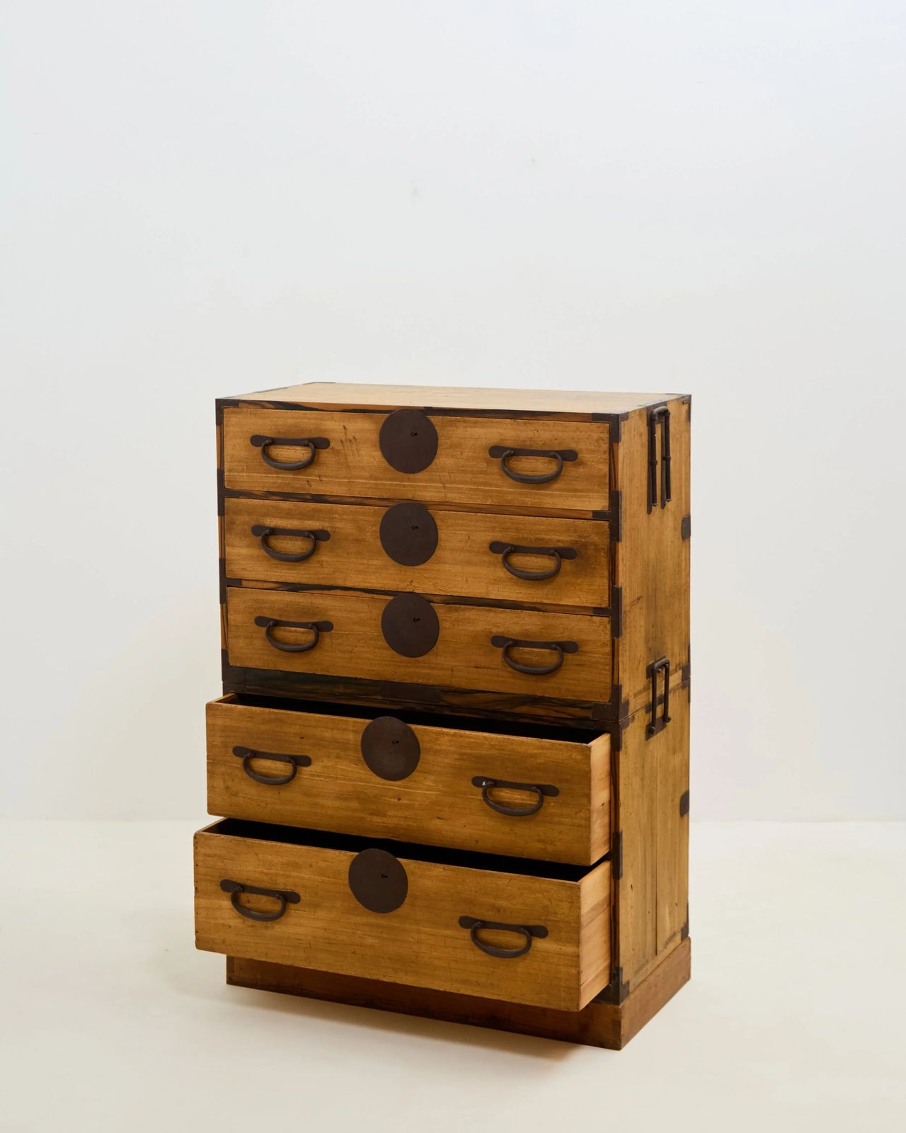 Hinoki Tansu Drawers, 1910s photo Furniture