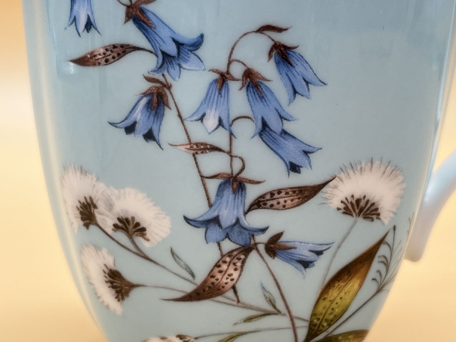 Royal Albert China 100 Years Festival Design Large 400ml Mug / Beaker. photo Home Decor