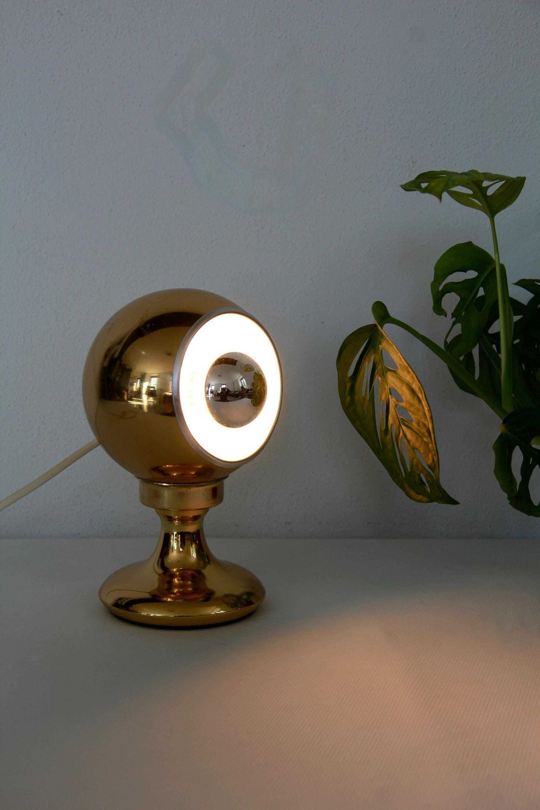 Aurelia, Vintage Gold Space Age Eye Ball Table Lamp, Italy, 1970s photo buy