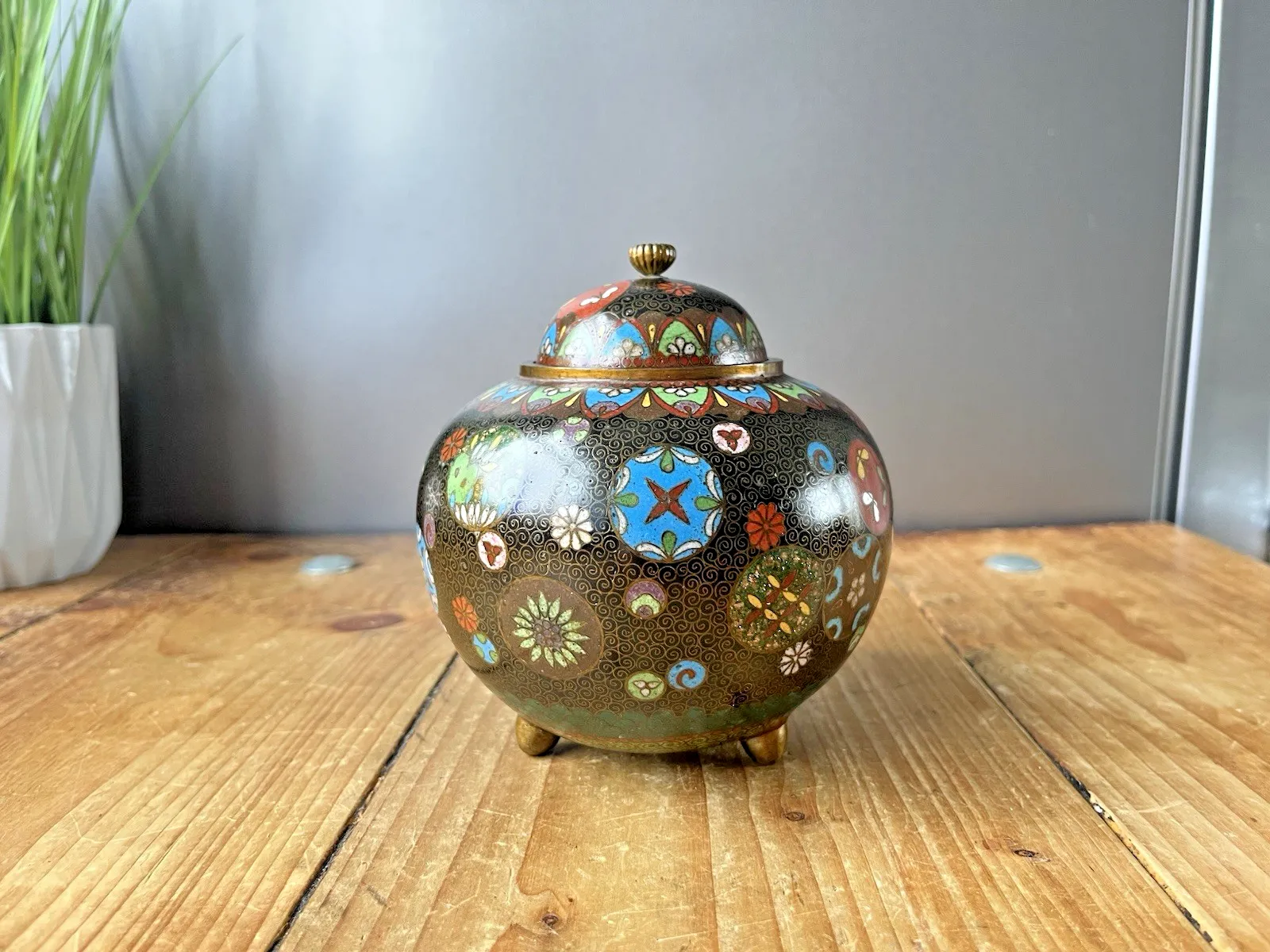 Antique Japanese Meiji Period Cloisonne Enamel Floral Lidded Ginger Spice Jar photo for sale