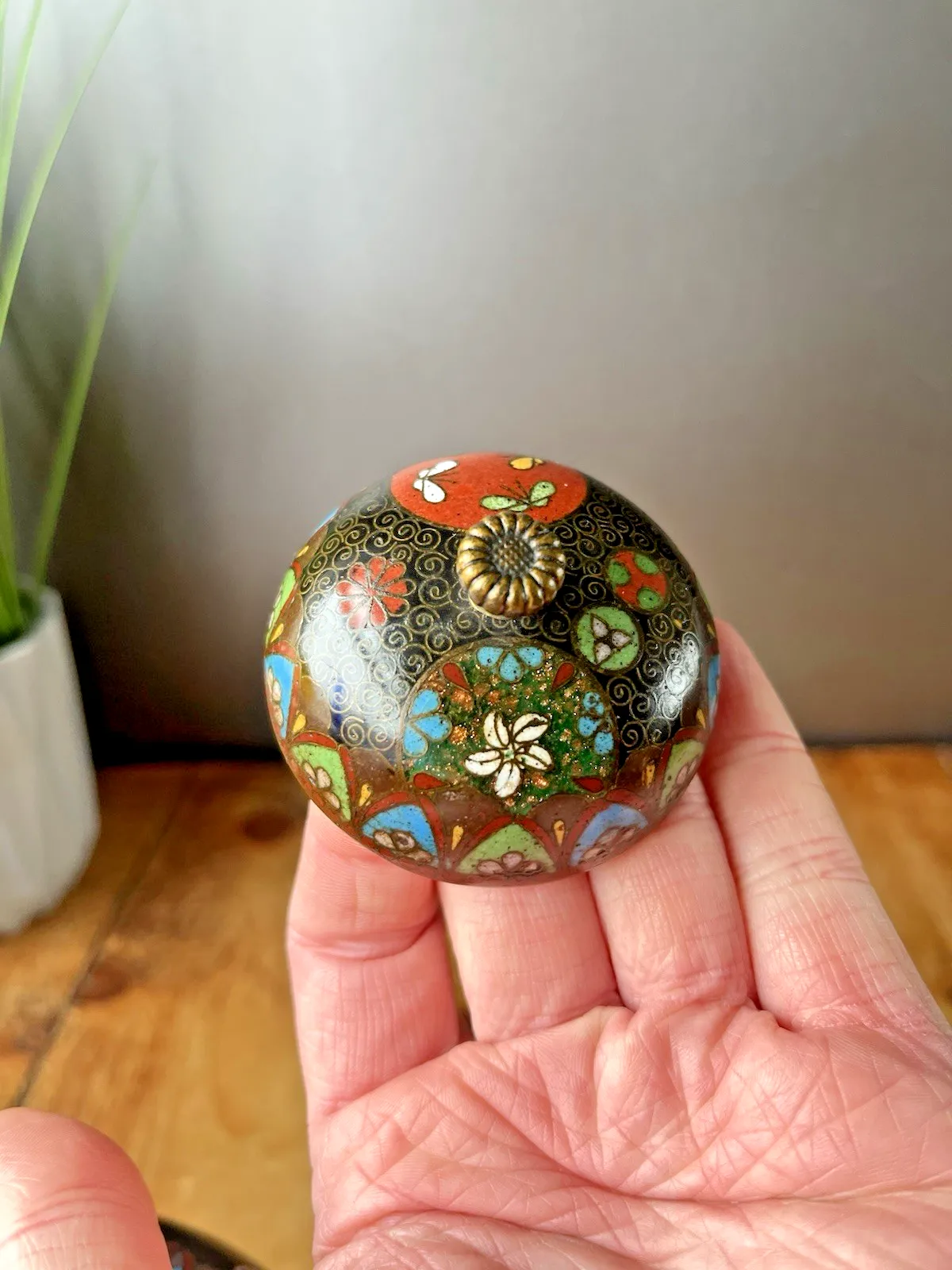 photo furniture Antique Japanese Meiji Period Cloisonne Enamel Floral Lidded Ginger Spice Jar