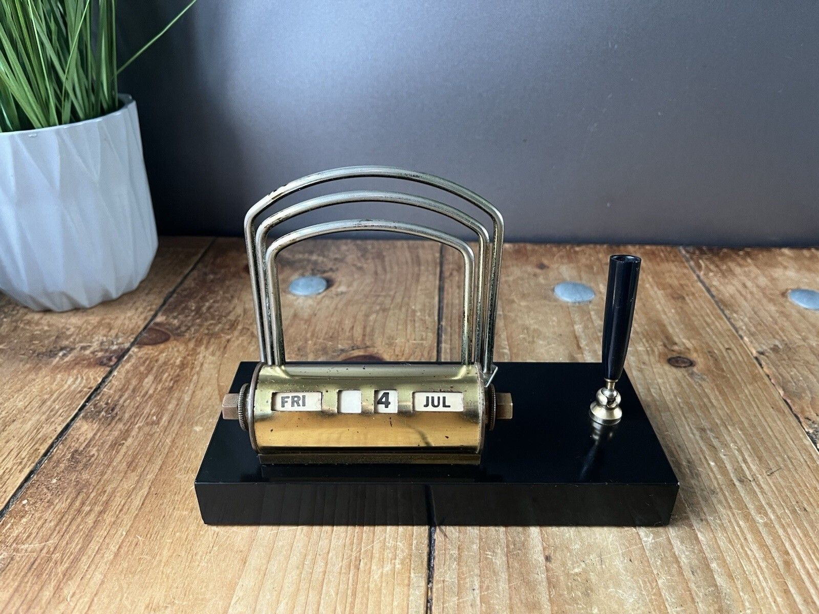 100.0 Art Deco Brass Marble Base Perpetual Desk Calendar Letter Rack Pen Holder Office photo