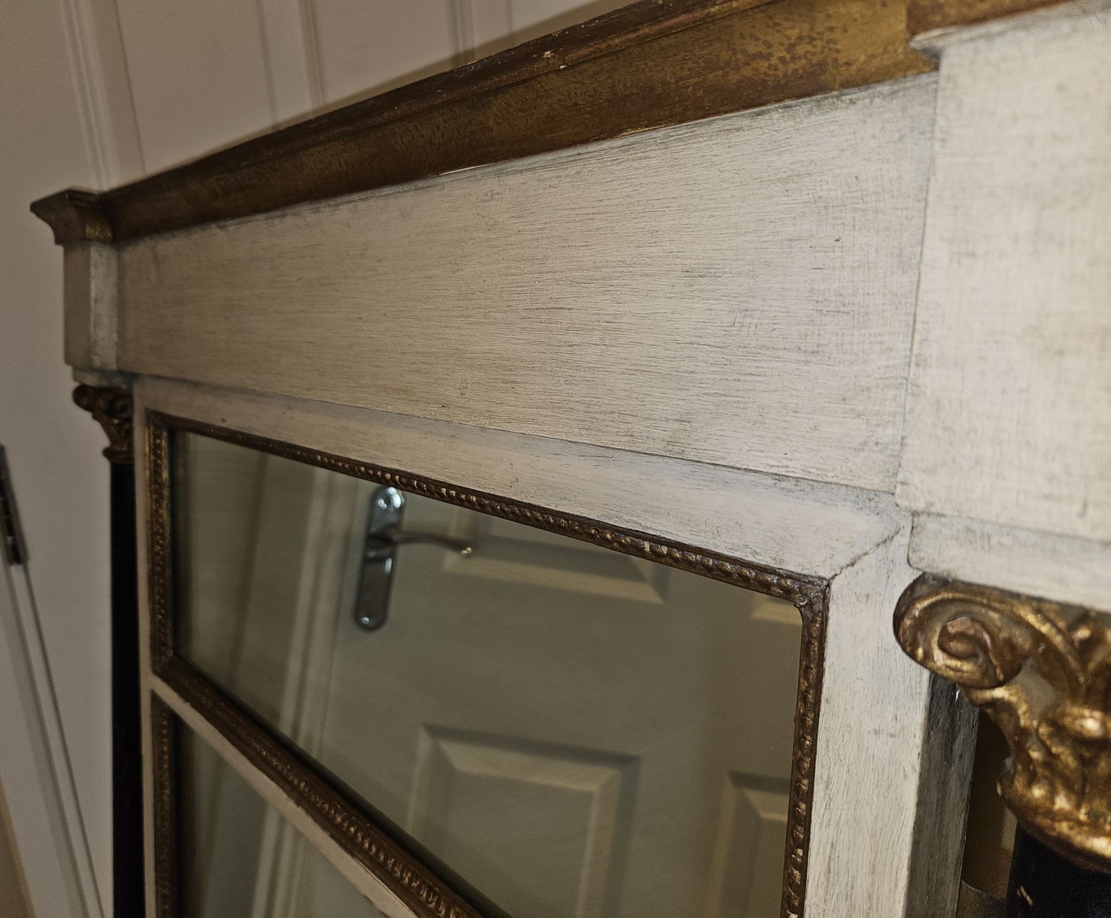 Neoclassical Style Gilded Mirror Italian Venetian Creme Painted 20th Century photo furniture