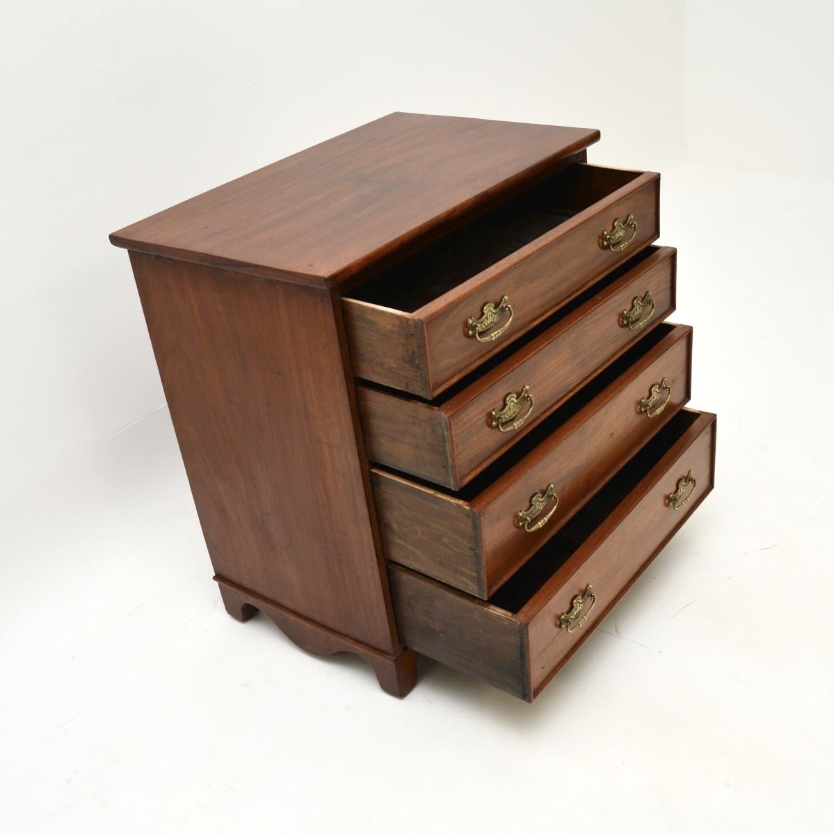 Antique Mahogany Chest Of Drawers photo vinterior
