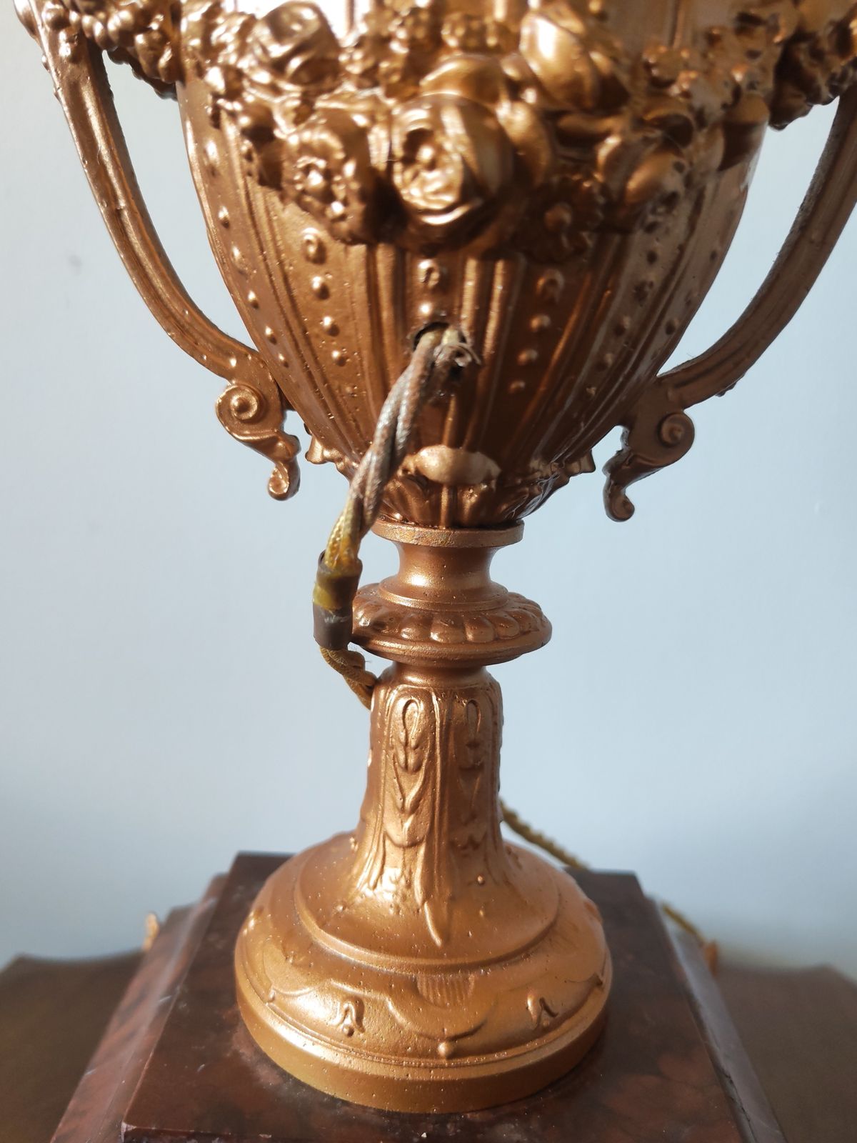 photo buy Large 19th Century Louis XVI Revival Table Lamp – Hand Etched Cast Iron & Marble Base With Mother Of Pearl Shade