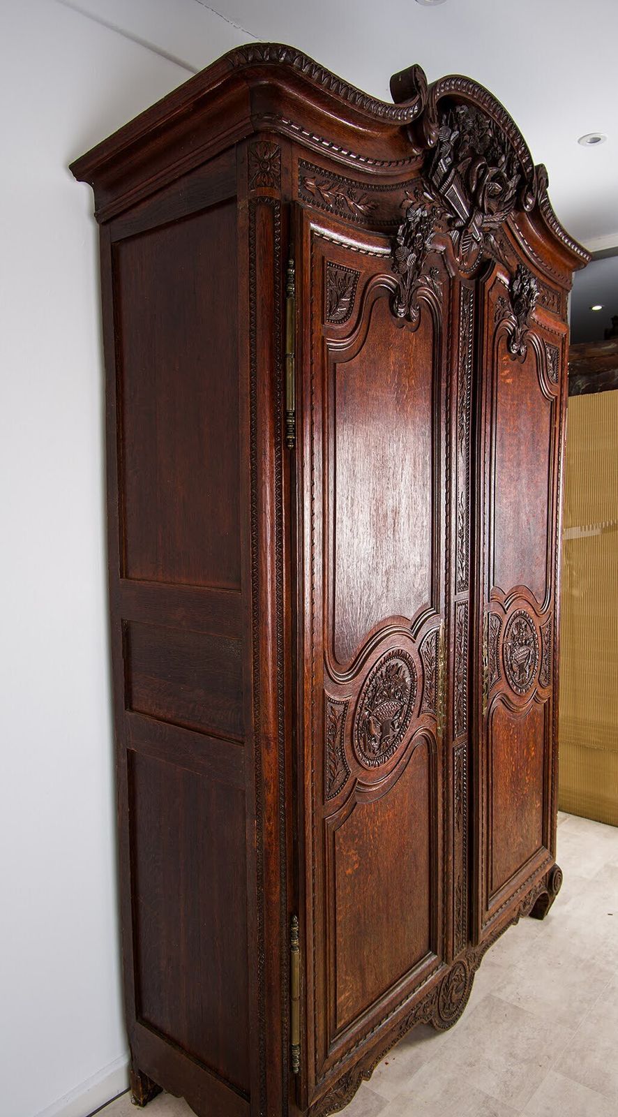Large Antique French Carved Oak Armoire Wardrobe   19th Century Louis XV Style photo vinterior