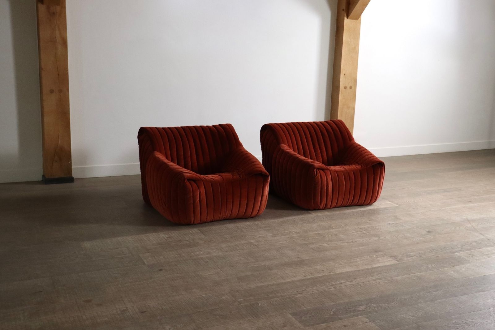 Cinna Sandra Lounge Chairs In Velvet Van Annie Hieronimus, Jaren 1970, Set Van 2 photo furniture