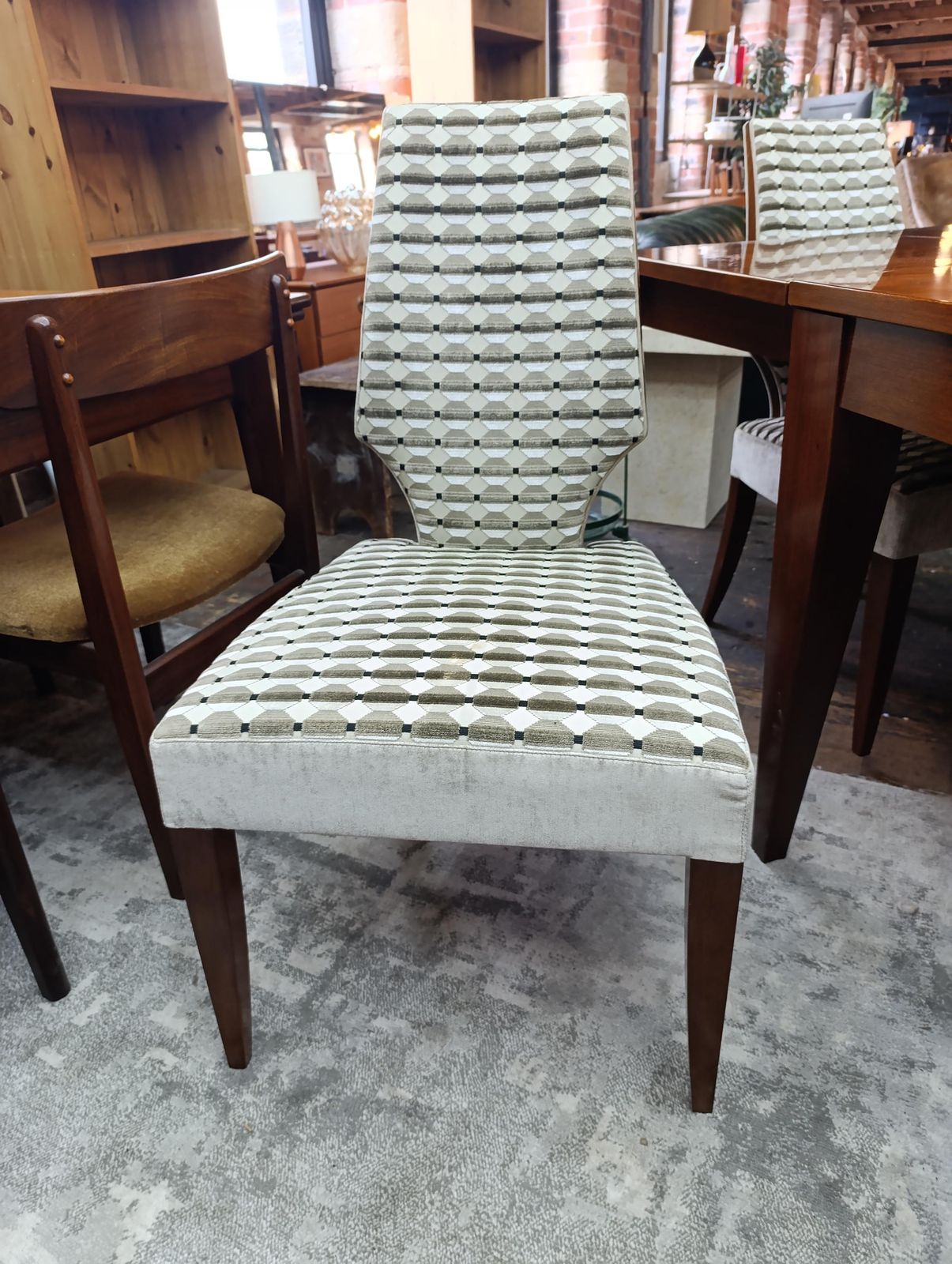photo vintage Italian Selva Extending Dining Table With Six Upholstered Chairs