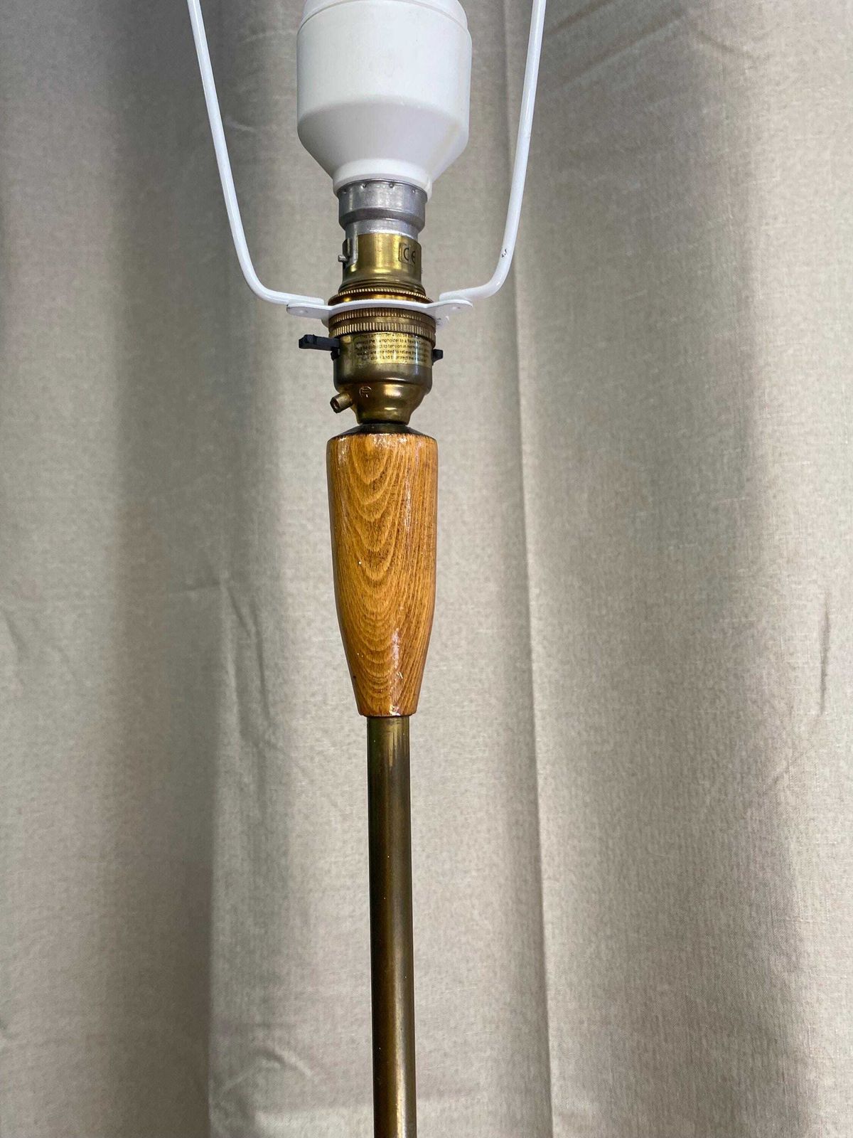 photo furniture Mid Century Retro 1960s Brass And Teak Floor Lamp