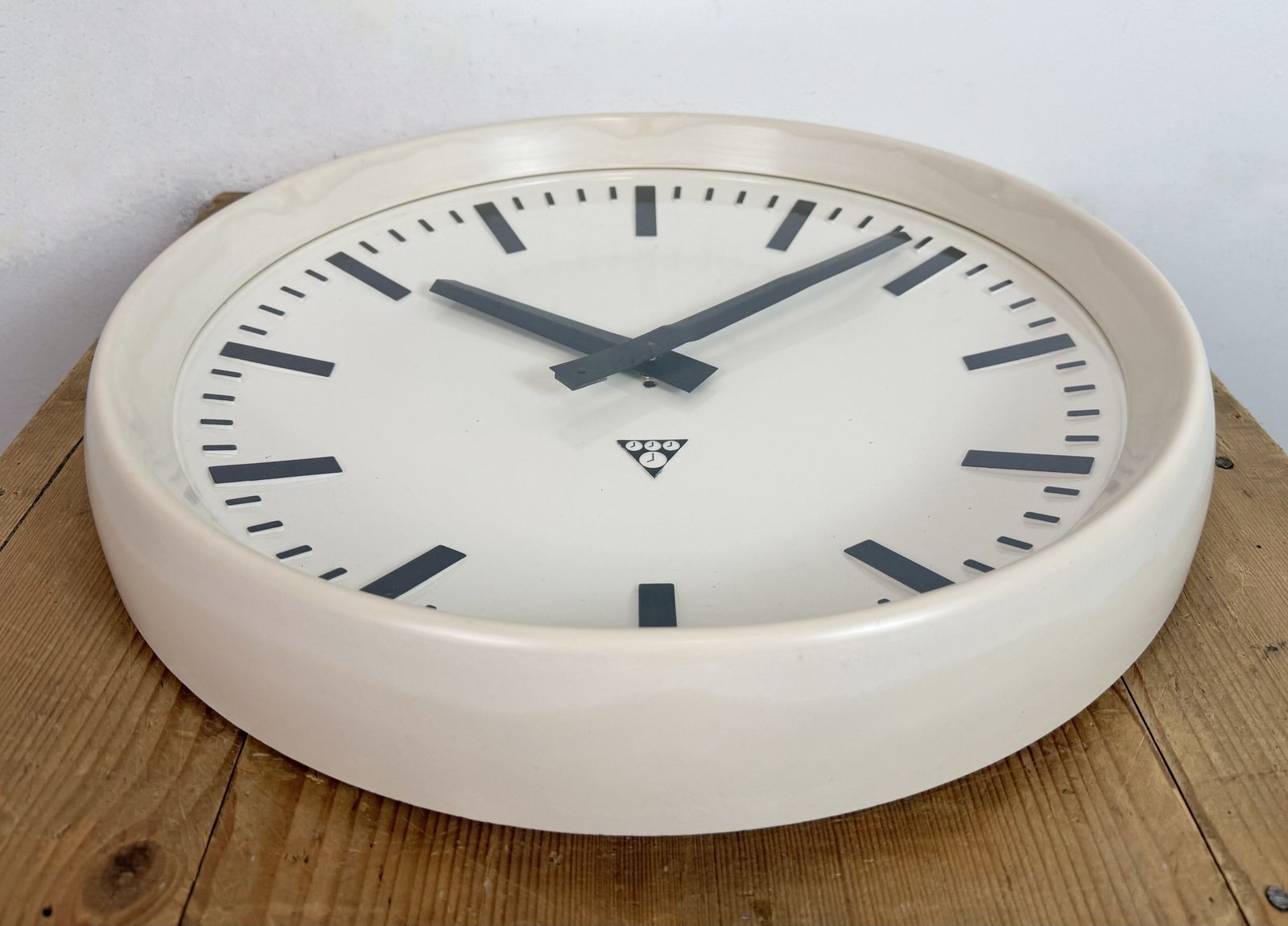 Large Industrial Bakelite Factory Wall Clock From Pragotron, 1960s photo vintage