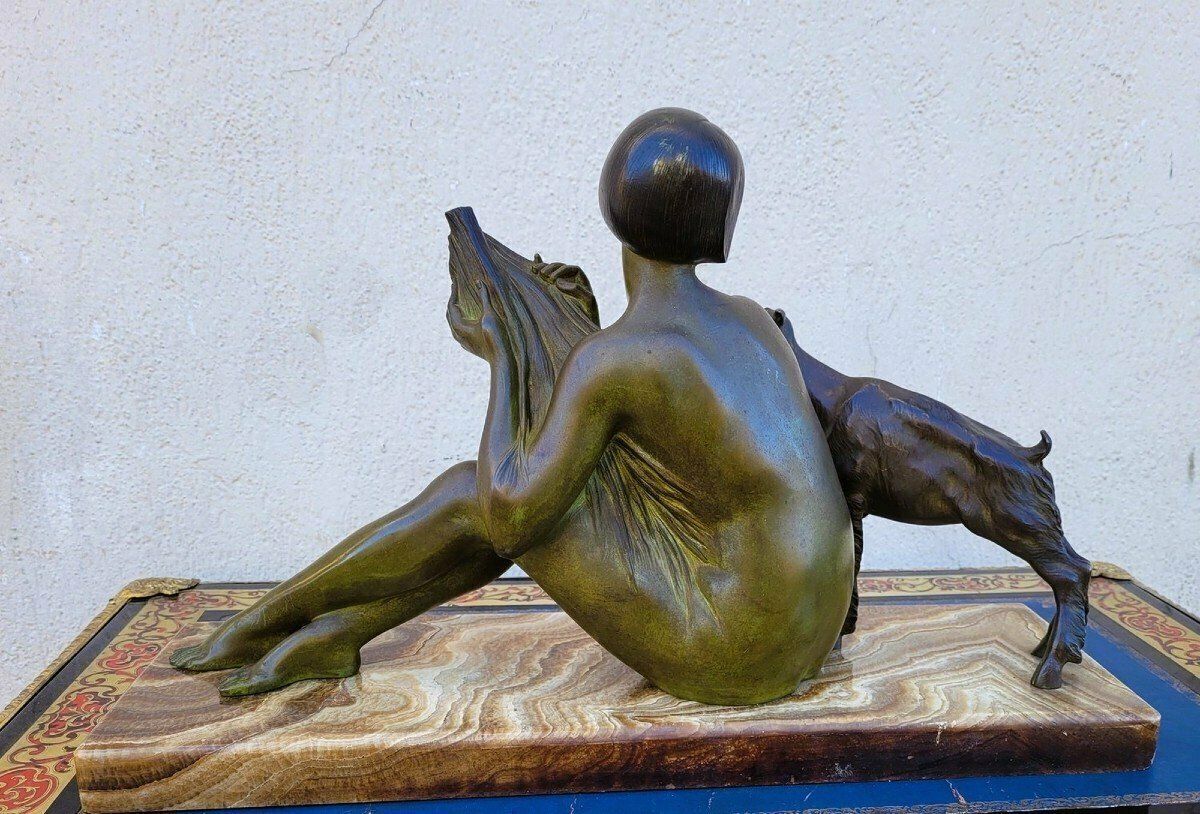 photo furniture Godard, Woman And Lamb, Art Deco Bronze, 20th Century