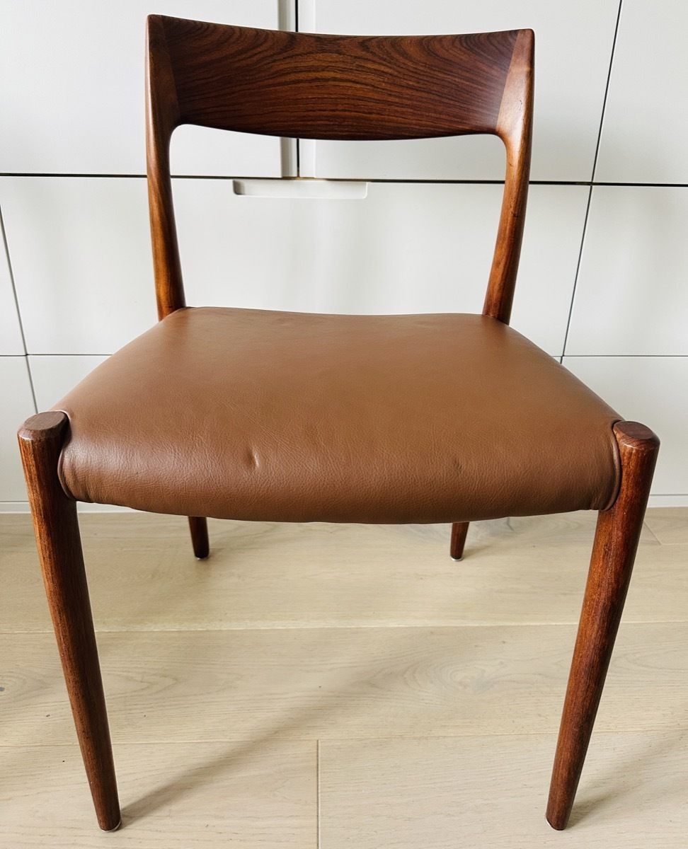 photo vintage Pair Of Mid Century 1960s Danish Rosewood & Brown Leather Niels Møller For J.L. Møllers Møbelfabrik Model 77 Dining Chairs