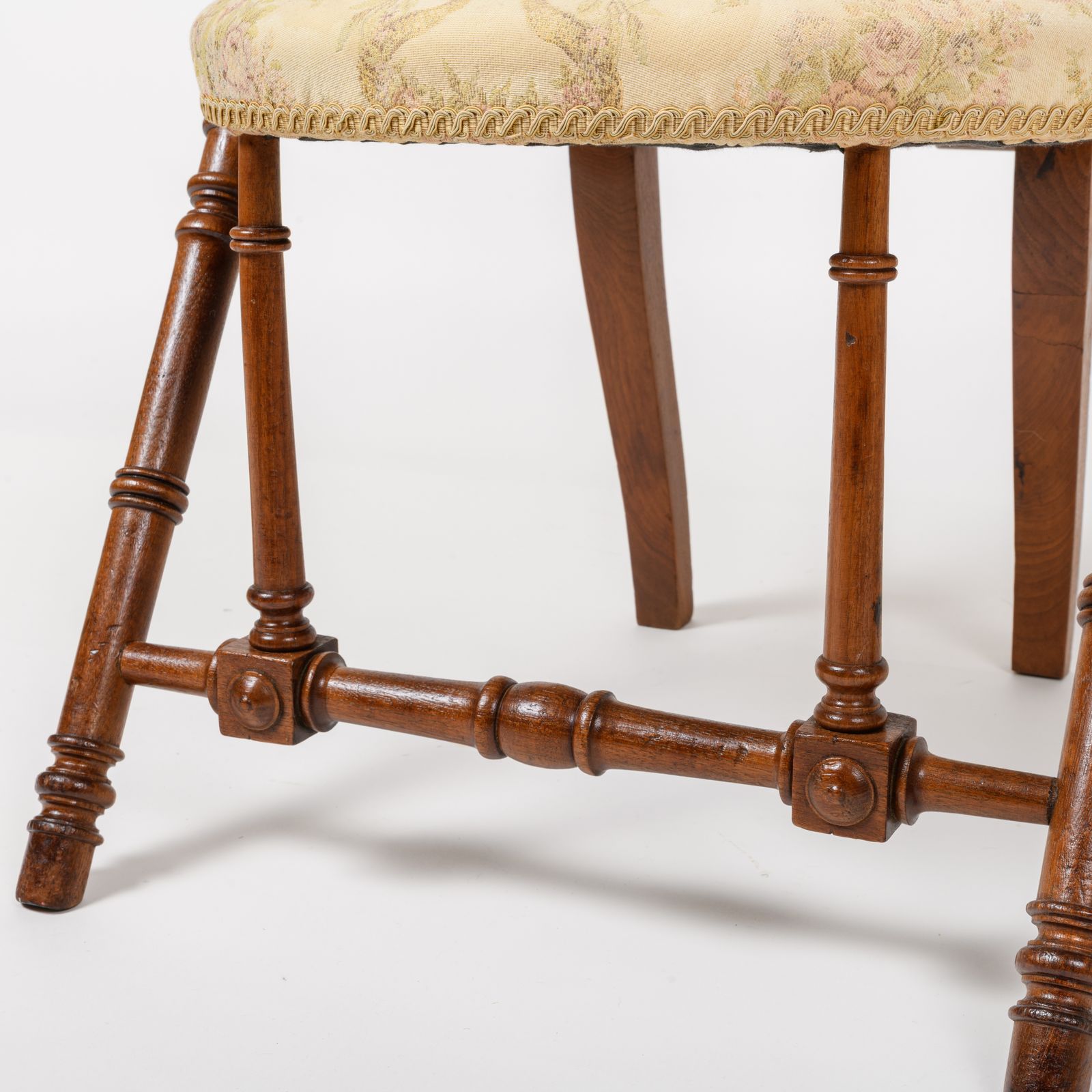Attributed To George Jakob Hunzinger (1835–1898) American Walnut Aesthetic Movement Side Chair, Late 19th Century photo vinterior