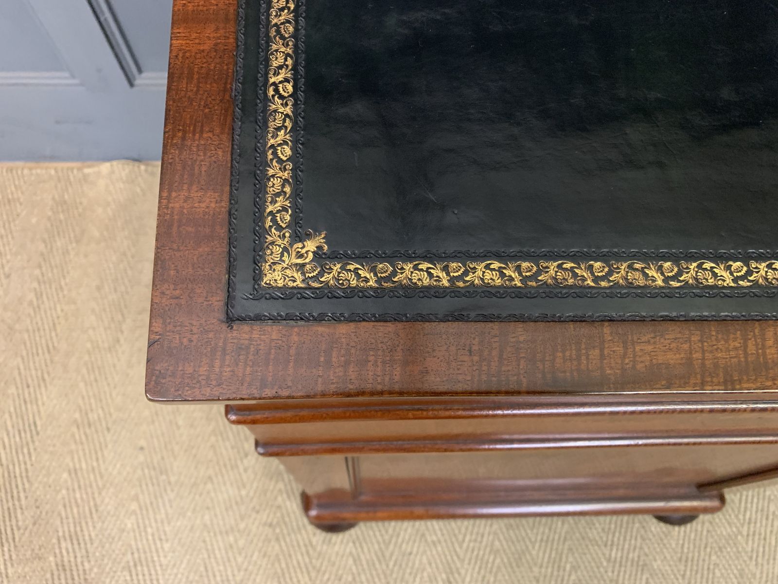 Gillows Early Victorian Mahogany Davenport photo buy