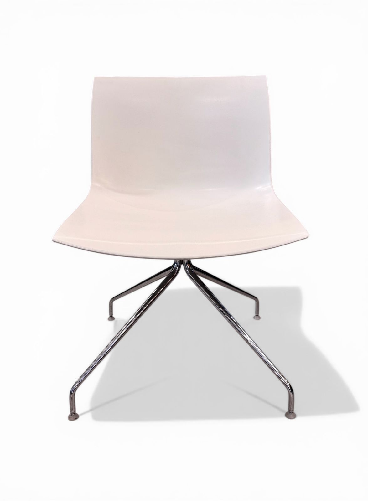 Set Of 4 Contemporary Cantifa 46 Swivel Dining Chairs By Lievore Altherr Molina Arper 2000s photo vintage