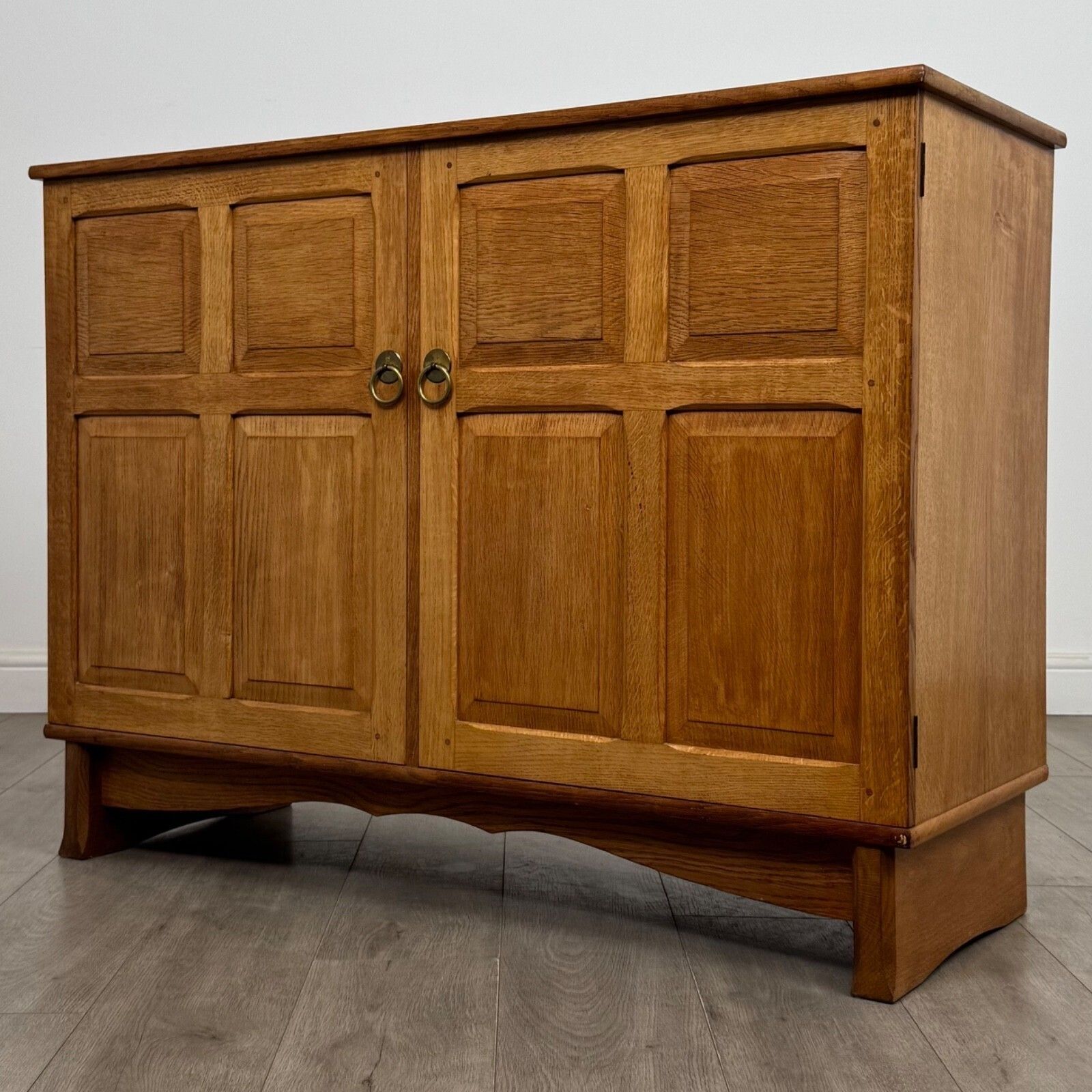 Antique 20th Century Oak Cupboard Made By Reynolds Of Ludlow ( Af 5399 ) photo for sale