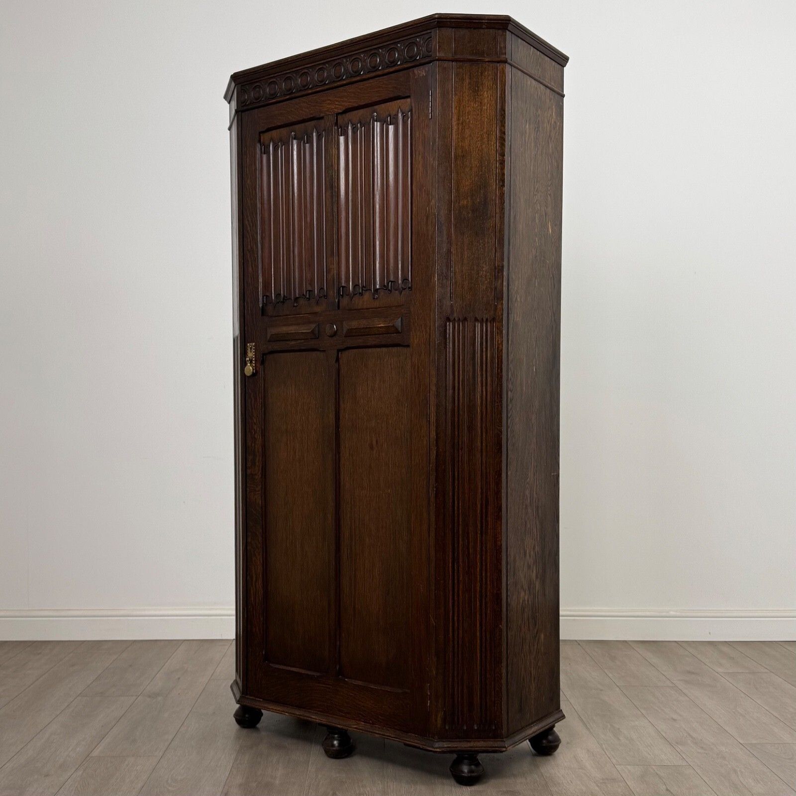 Antique 20th Century Linenfold Wardrobe In Oak ( Af 5404 ) photo for sale