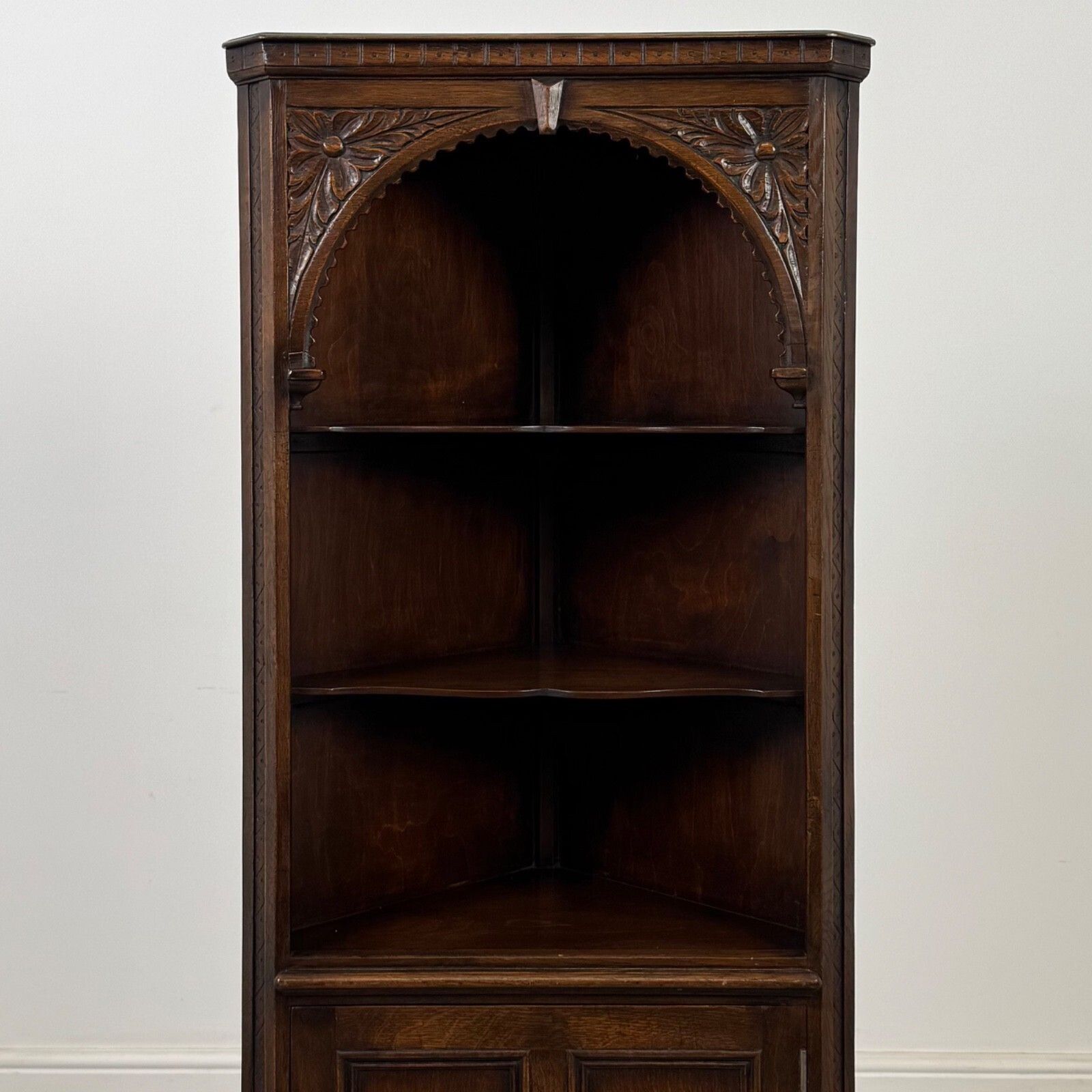 Antique 20th Century Carved Oak Corner Cabinet ( Af 5395 ) photo Furniture