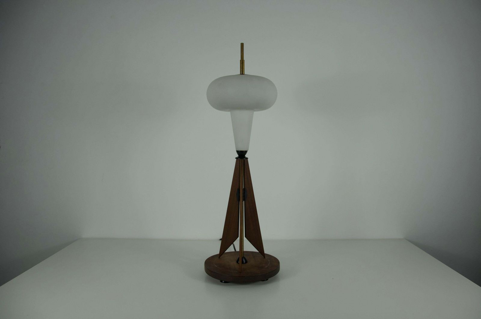 Wooden And Opal Glass Table Lamp Attr. To Salvatore Gregorietti, 1960s, Italy photo Lighting