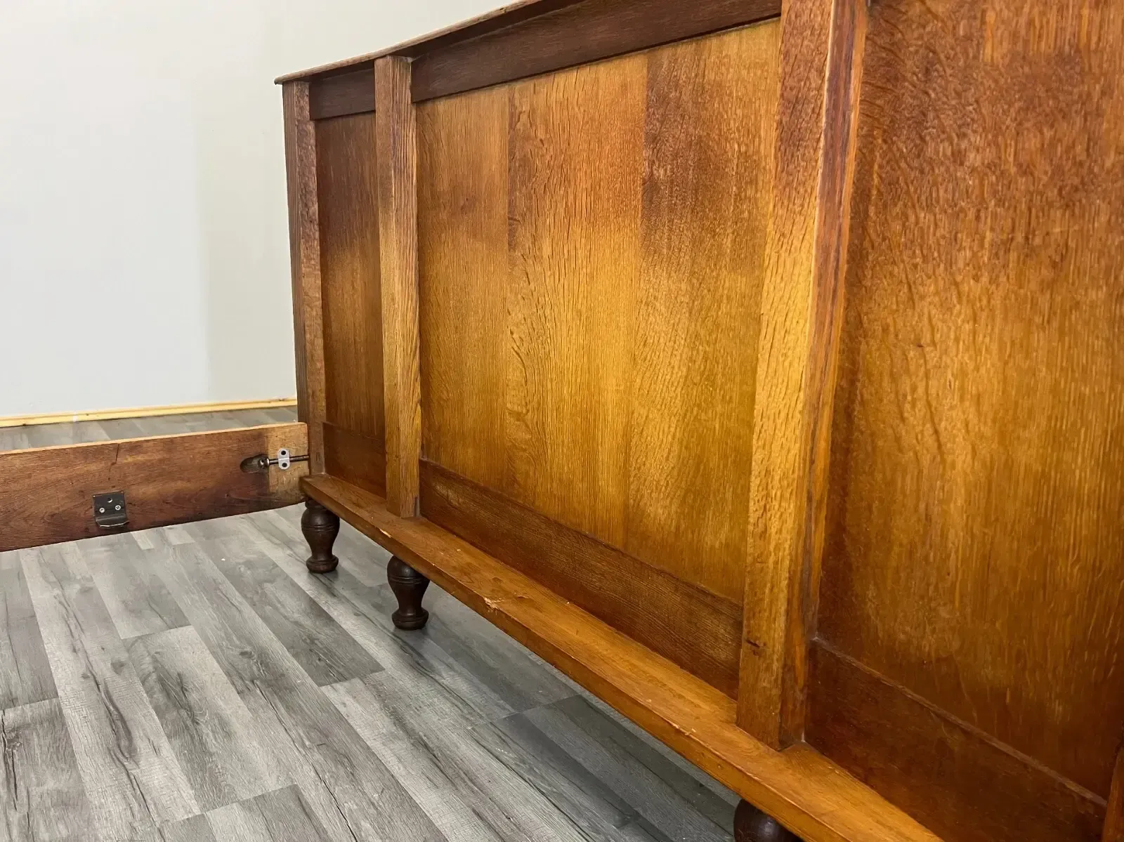 photo vinterior Bed Antique French Style Oak Double Bed Frame Carved Headboard Lot 2762