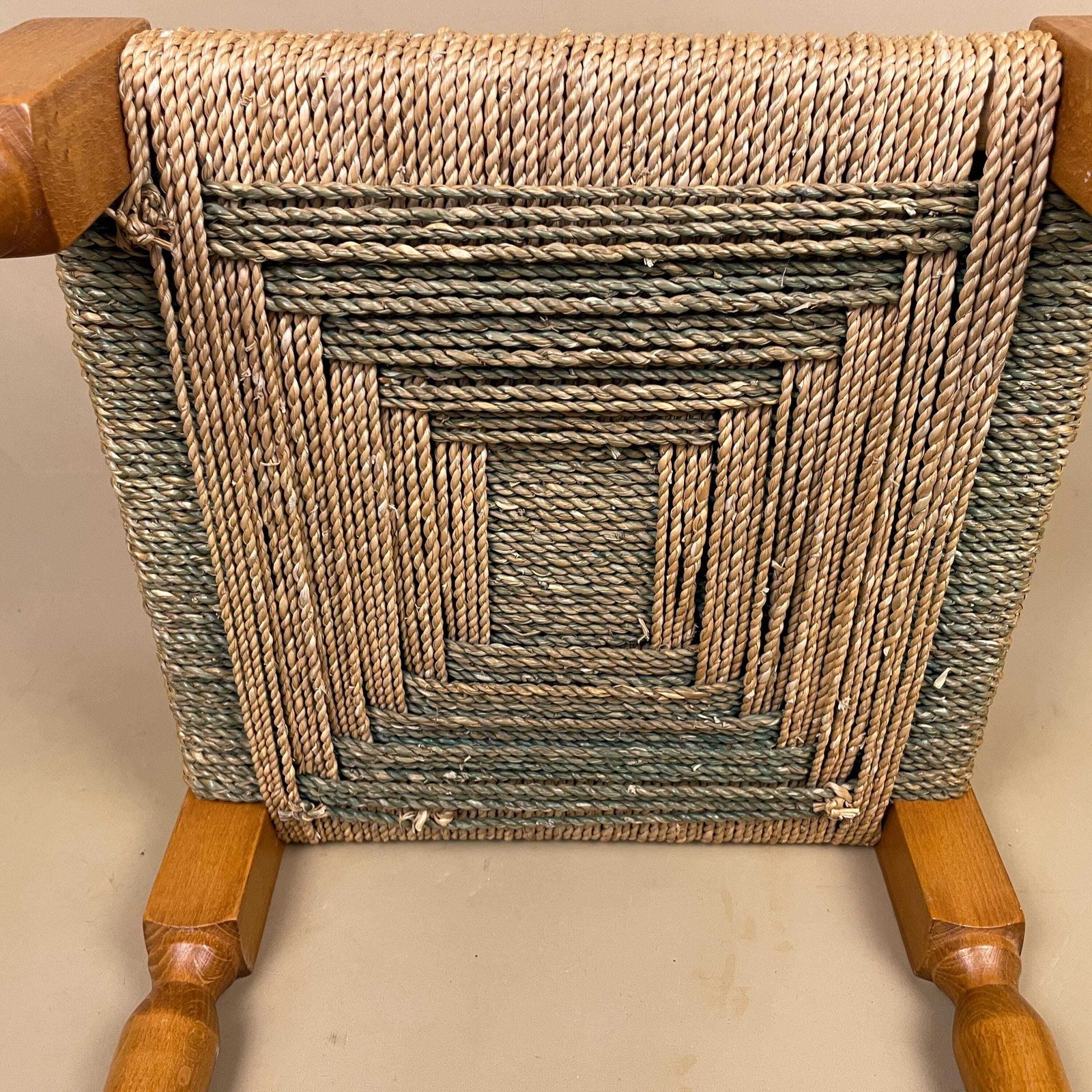 photo furniture Antique Wooden Foot Stool Woven String Wood Cottage Furniture Square Brown Hallway Seat 45x30x30cm Footstool Bench