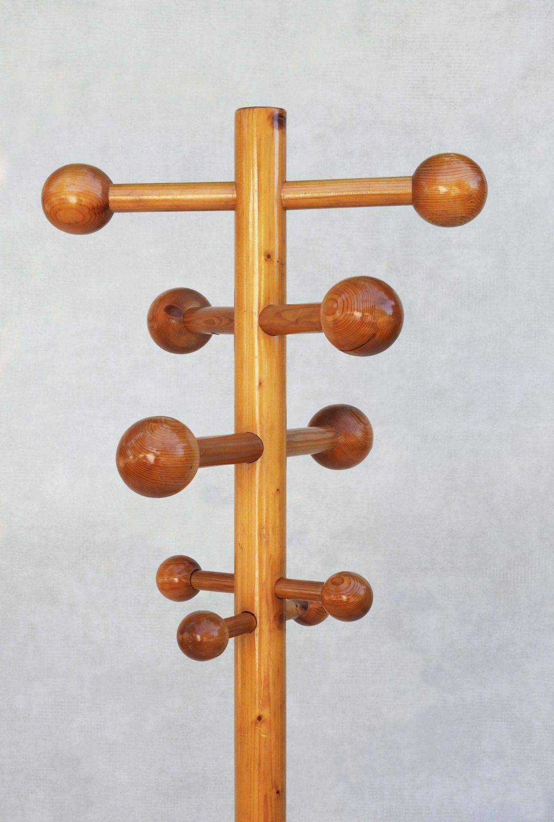 Les Arcs Style Pinewood Coat Stand C1970s France photo Furniture