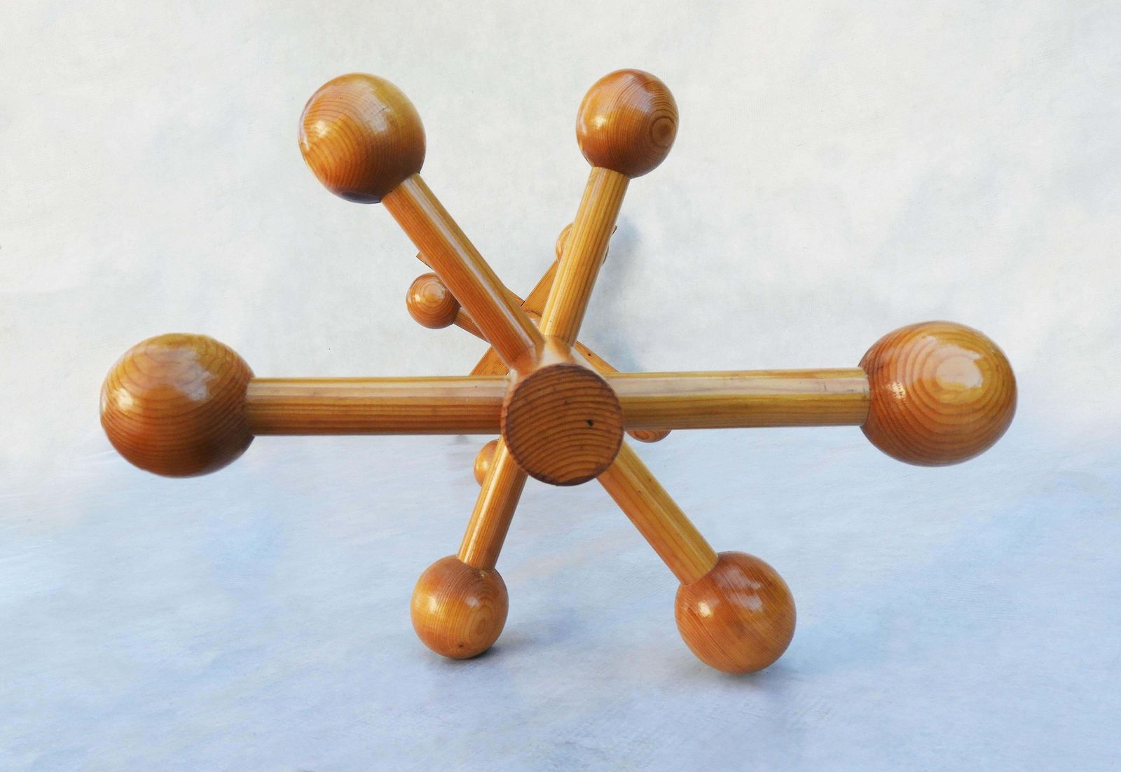 Les Arcs Style Pinewood Coat Stand C1970s France photo vinterior