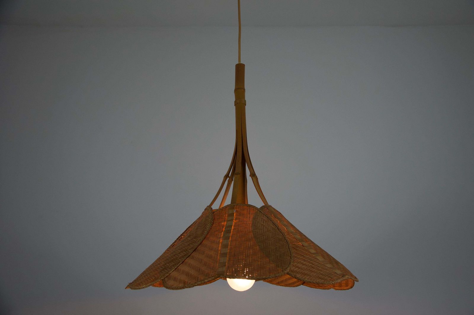photo vinterior Mid Century Modern Uchiwa Pendant Lamp In The Style Of Ingo Maurer, 1970s