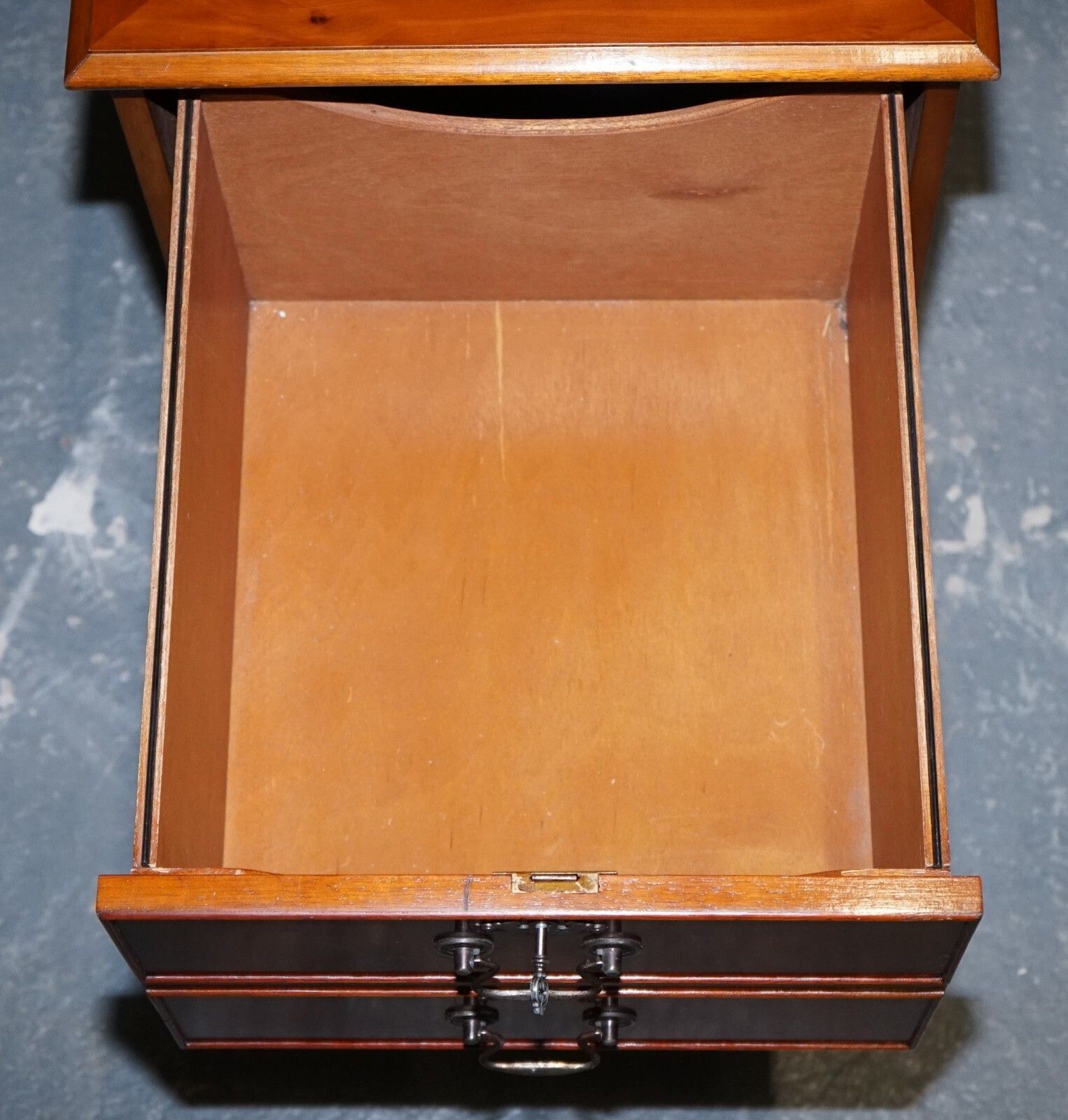 photo furniture Vintage Yew Wood Filling Cabinet With Green Leather Top And Two Drawers (2)