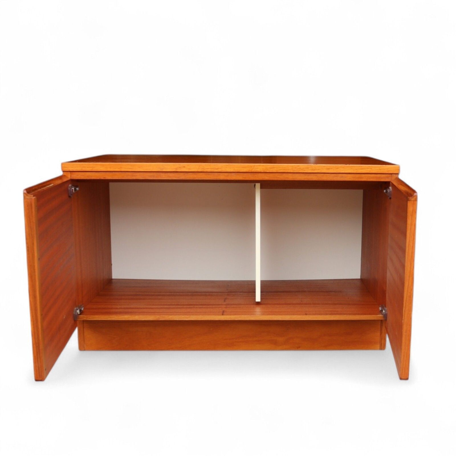 175.0 Mid Century Teak Beaver & Tapley Media Cabinet Tapley 33 Cupboard photo