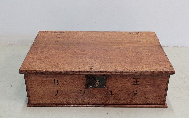 Oak Chest , 19th