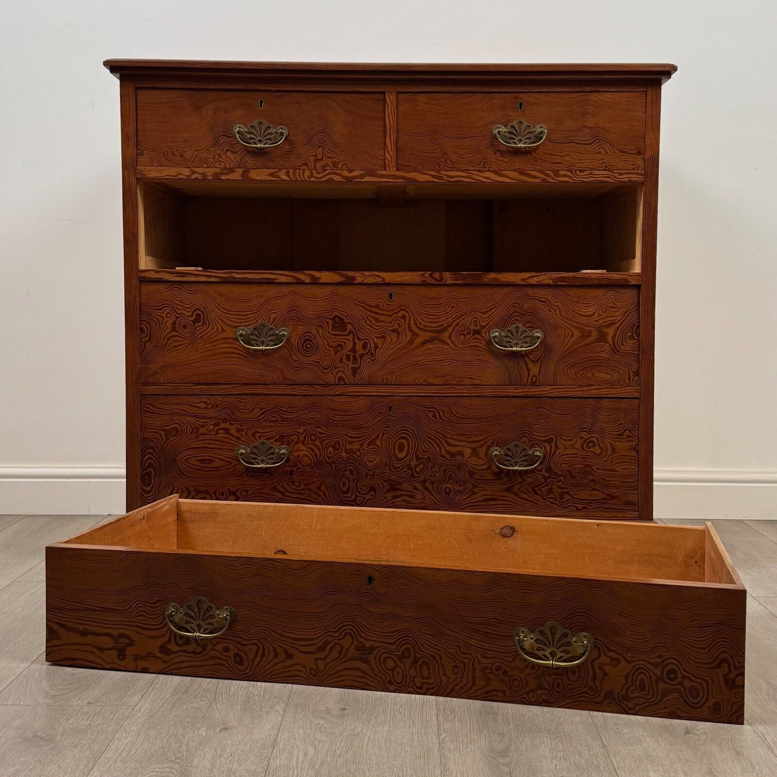 photo for sale Antique 19th Century Figured Pitch Pine Chest Of Drawers ( Af 5401 )