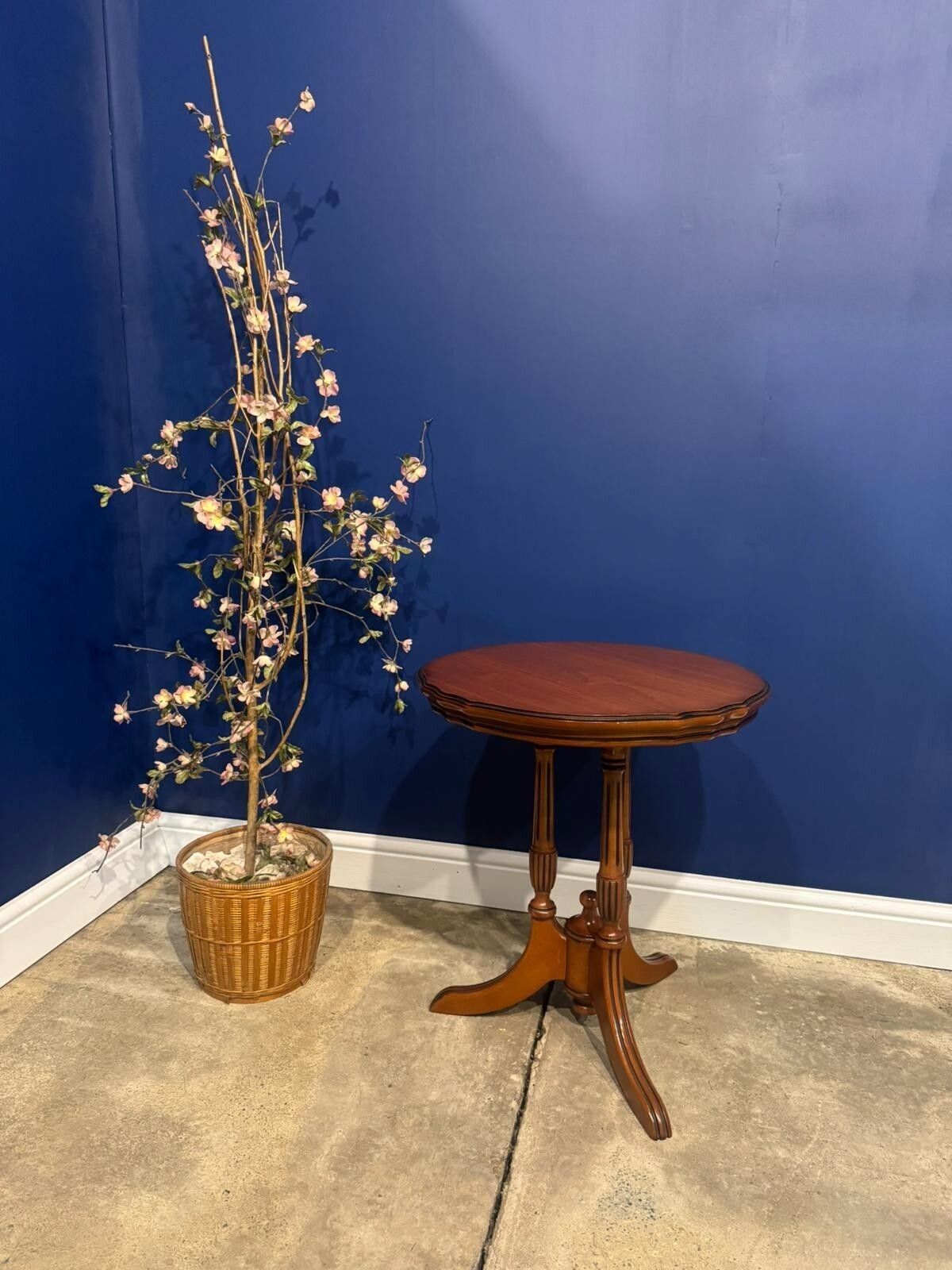 Vintage Walnut Side Table Lamp End Wine Pedestal Occasional Round Classic ( A ).