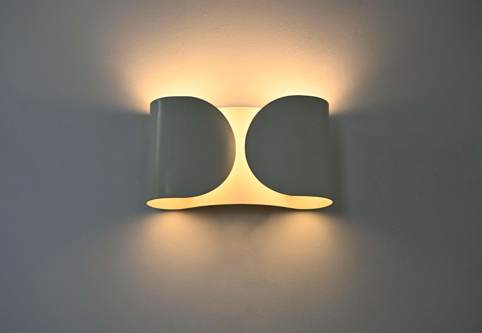 photo furniture White Foglio Sconce By Tobia & Afra Scarpa For Flos, 1960s