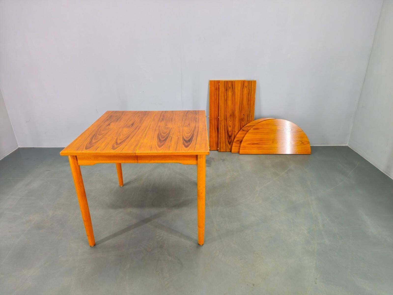 Deense mid-century teakhouten uitschuifbare eettafel, jaren 1960 photo for sale