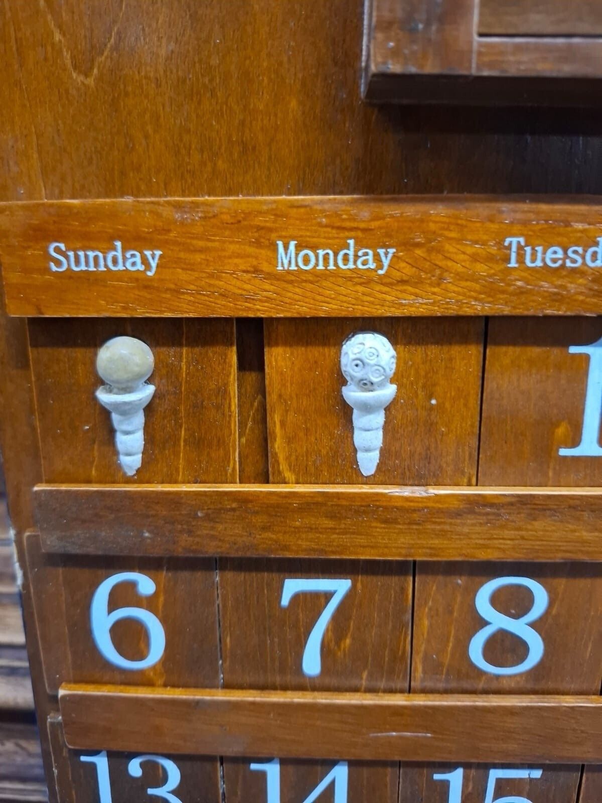 Vintage Wooden Perpetual Wall Golf Calendar photo 90.0