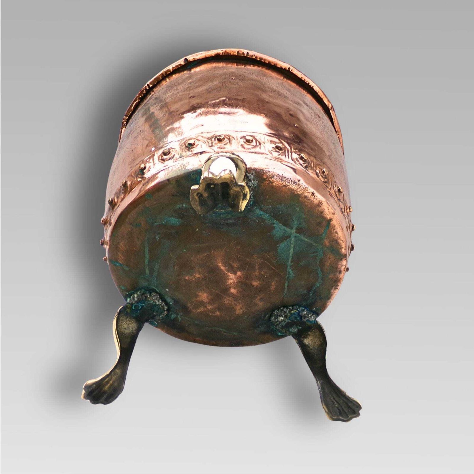 Exceptional Antique 19th Century Copper Riveted Brass Claw Feet Log Bucket, Coal photo vintage