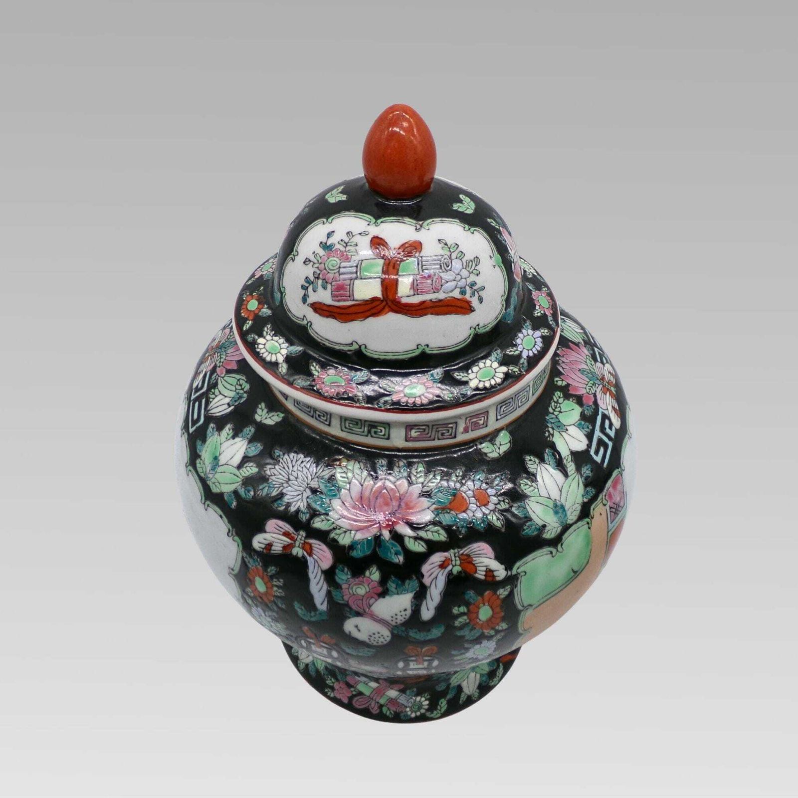 Stunning Chinese Famille Noir Oriental Hand Painted Lidded Ginger Spice Jar Urns photo 650.0