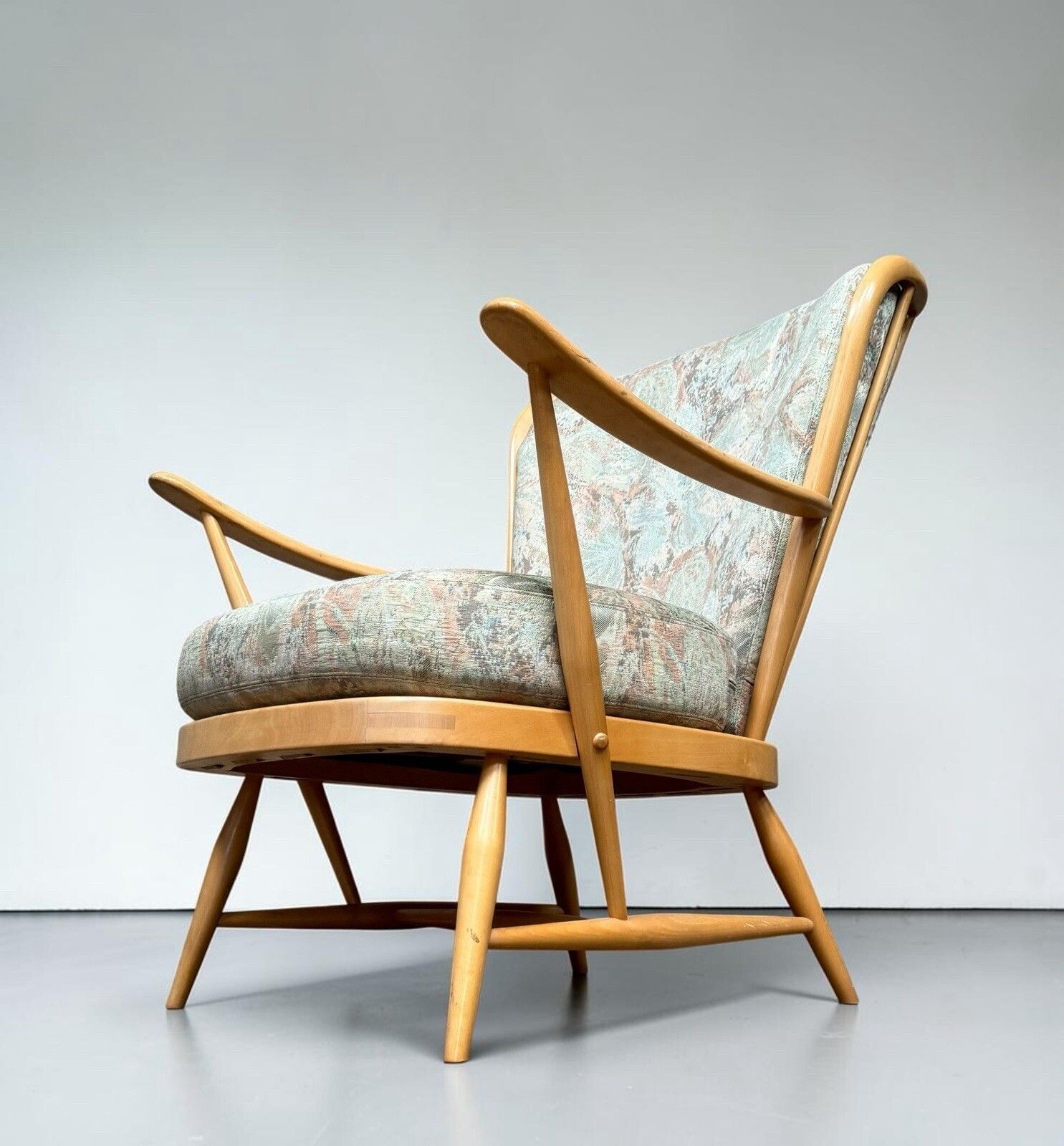 photo for sale Ercol Blonde Windsor 203 Armchair Mid Century Retro C1960s Superior Quality