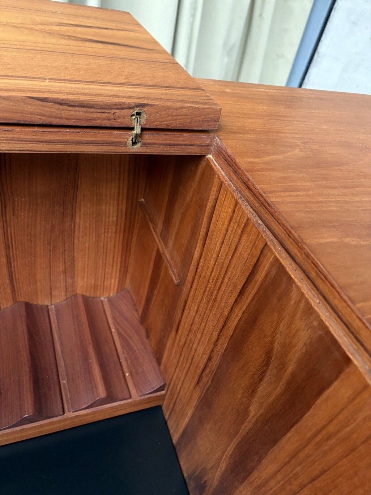 photo furniture Vtg Mid Century Danish Large Teak Sideboard By Johannes Andersen Uldum R1144