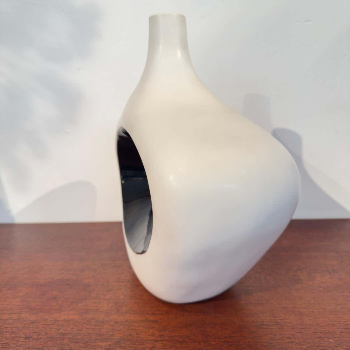831.0 1980s White And Black Ceramic Vase With Organic Abstract Design By Fos Italy photo