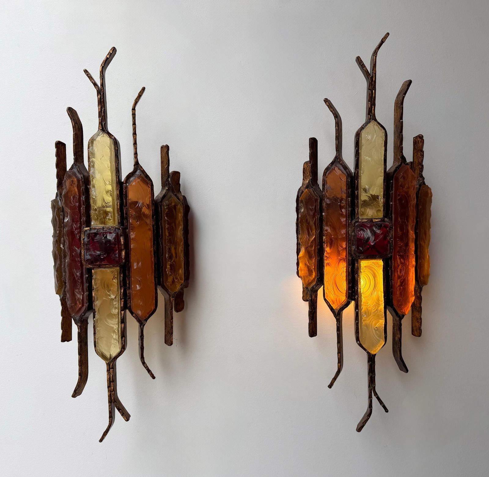 photo vinterior Pair Of Hammered Glass Wrought Iron Sconces By Longobard Italy 1970s
