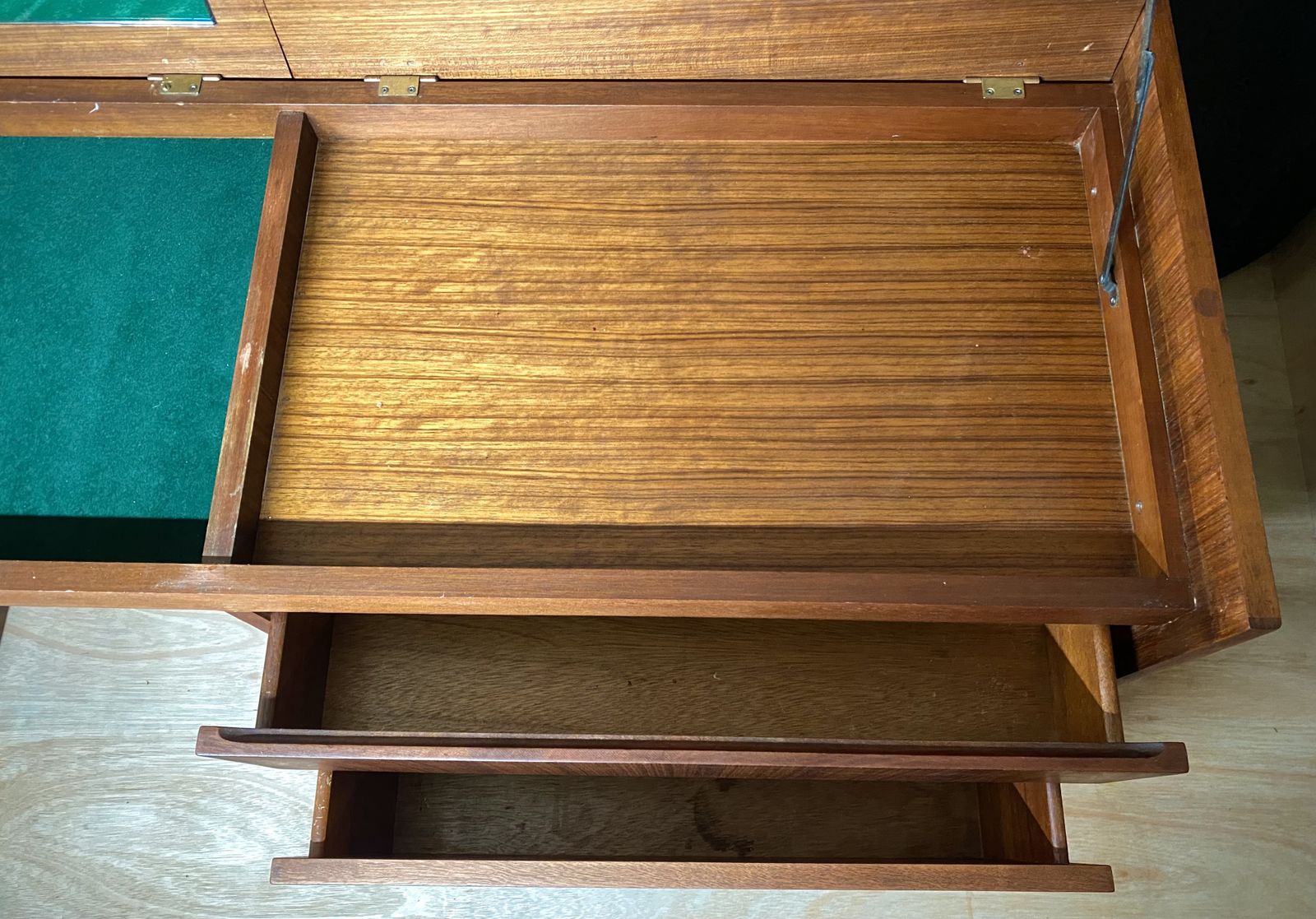 Mid Century Meredew Dressing Table / Teak Vanity, 1960s British Vintage Furniture photo vinterior