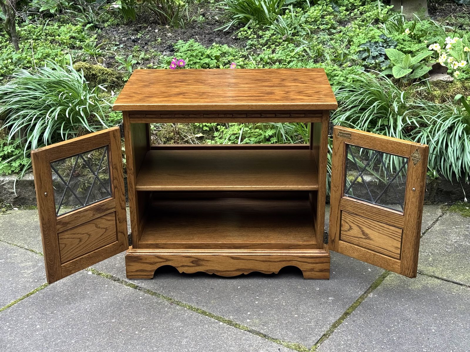 A Wood Brothers Old Charm Vintage Carved Oak Tv Media Cabinet / Stand / Base photo 375.0