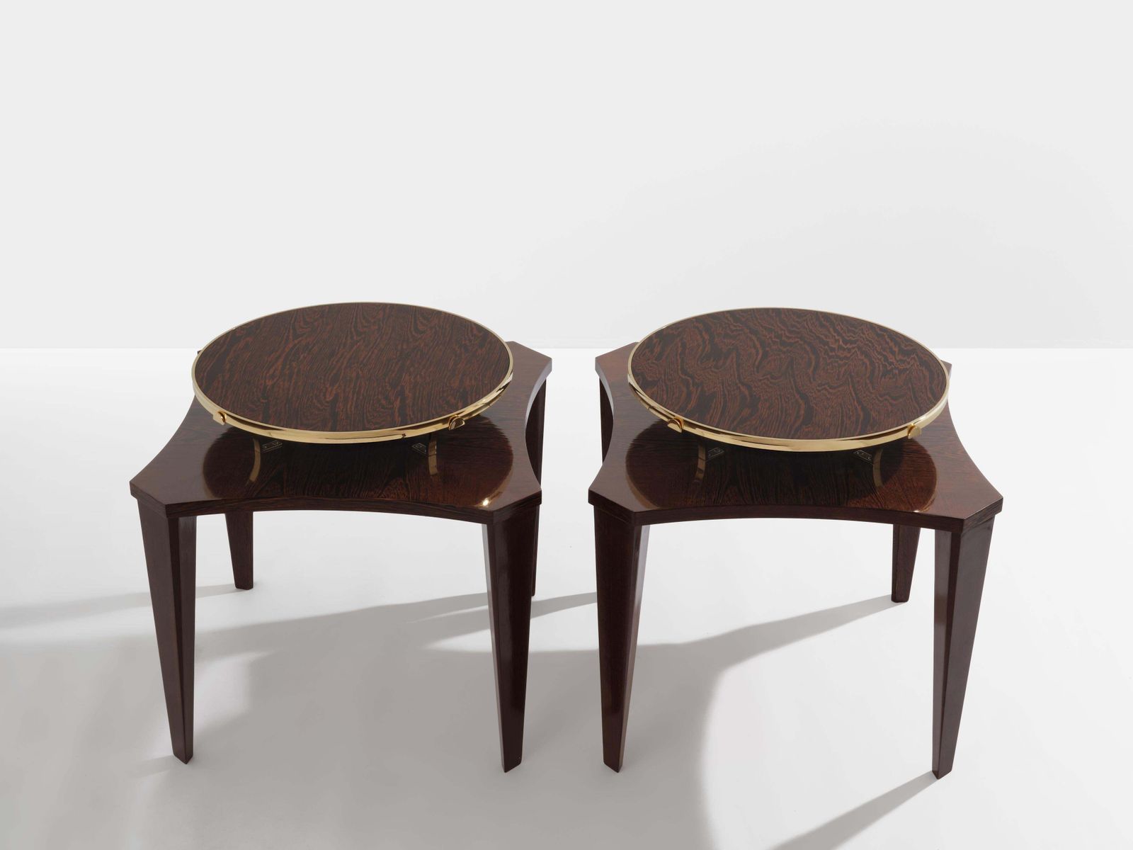 Paire de tables d'appoint en wengé et laiton Alberto Pinto, années 1990 photo Mobilier