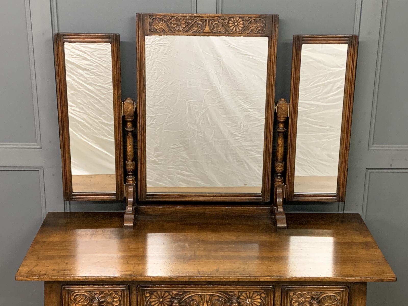 Ipswich Oak Dressing Table, 1930s photo 995.0
