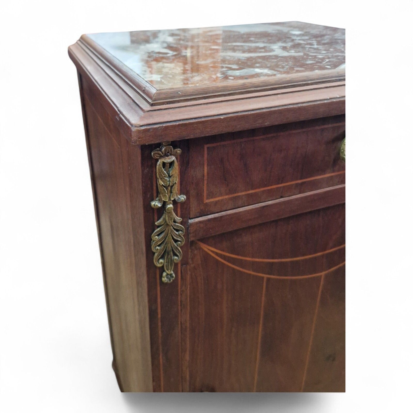 photo vintage French Louis XVI Style Marble Top Bedside Cabinet Inlaid Ormolu Antique Style