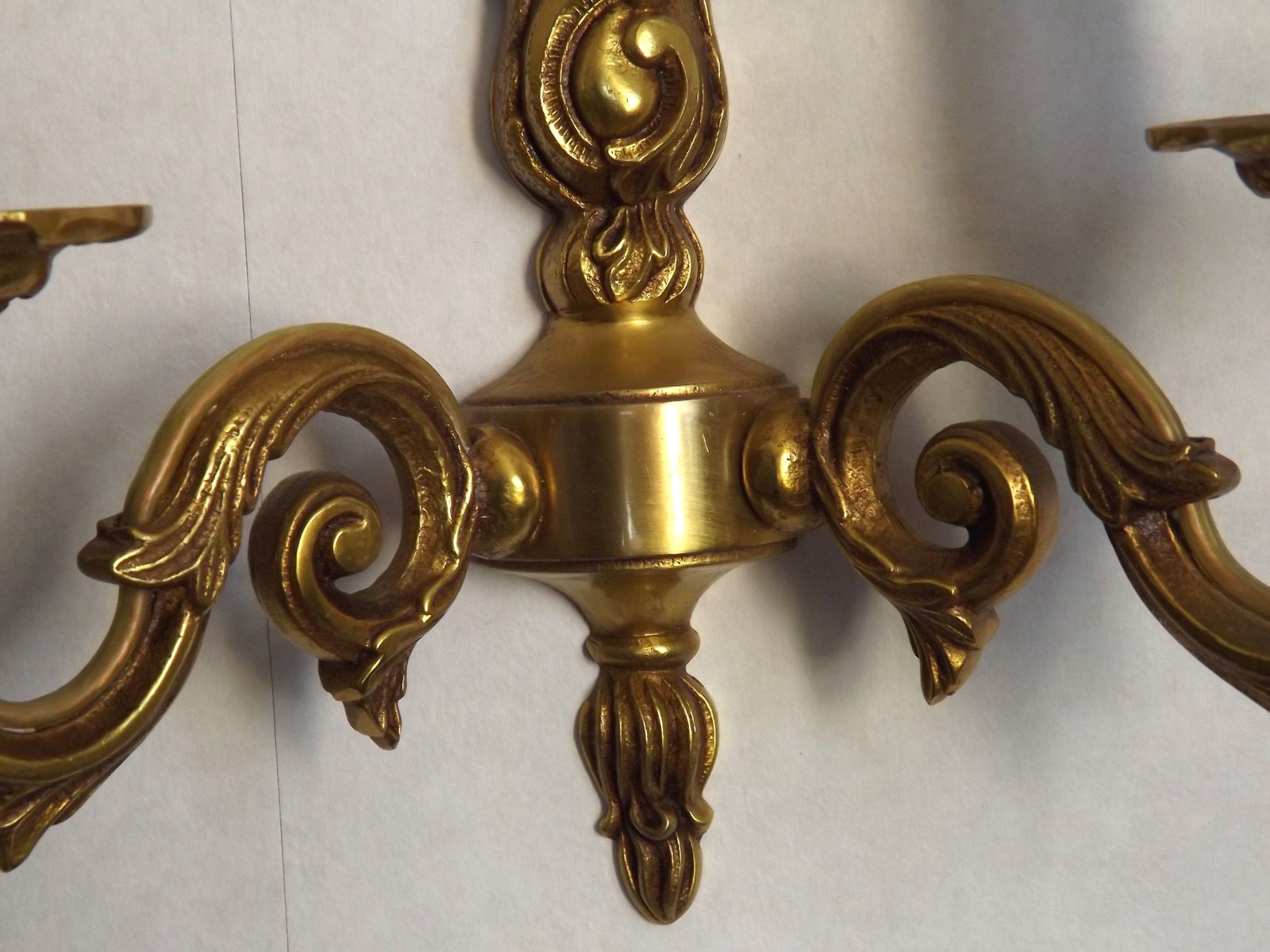 photo furniture Paire d'appliques doubles de style traditionnel français en bronze, mid-century